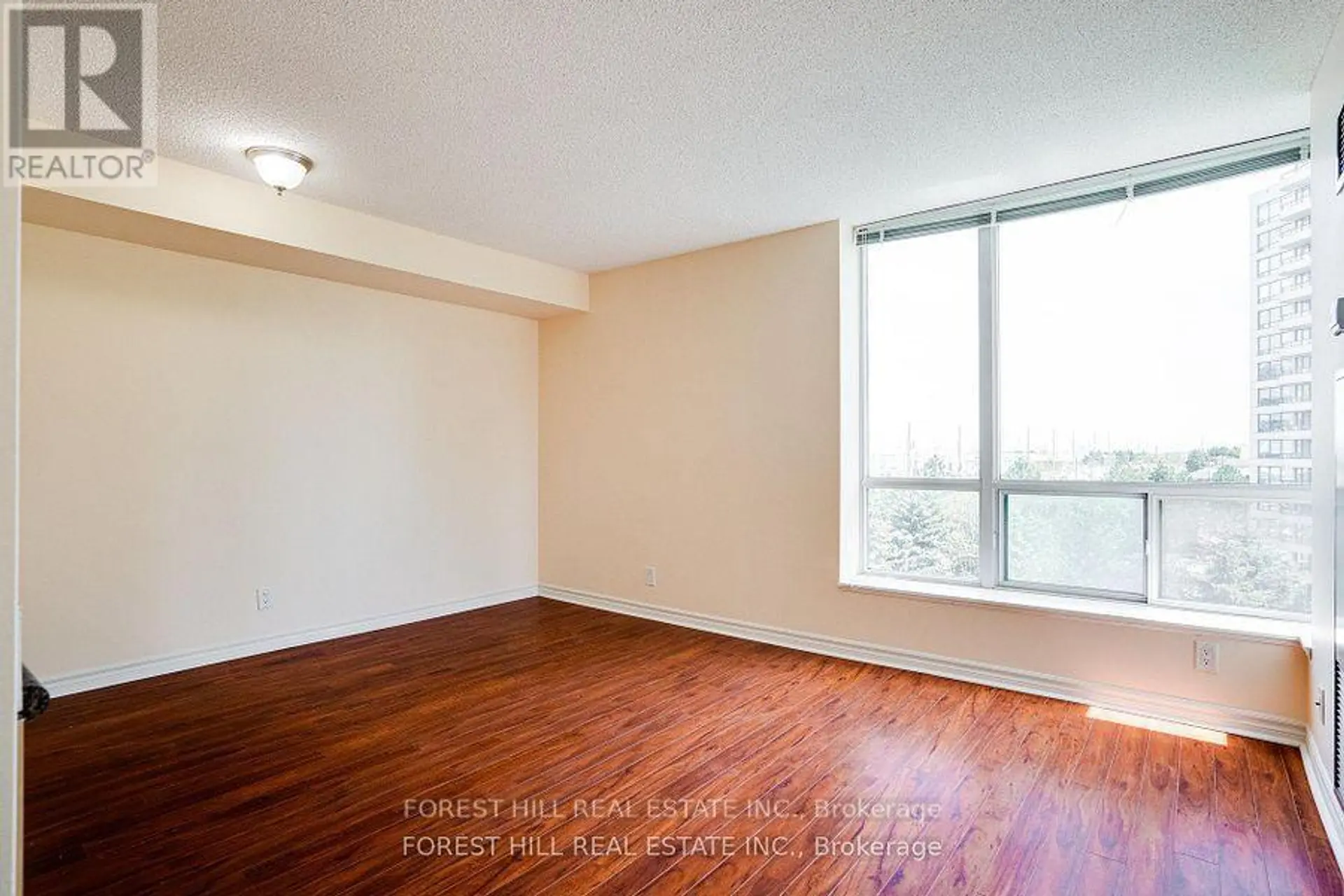 #608 745 NEW WESTMINSTER DRIVE - Image 9
