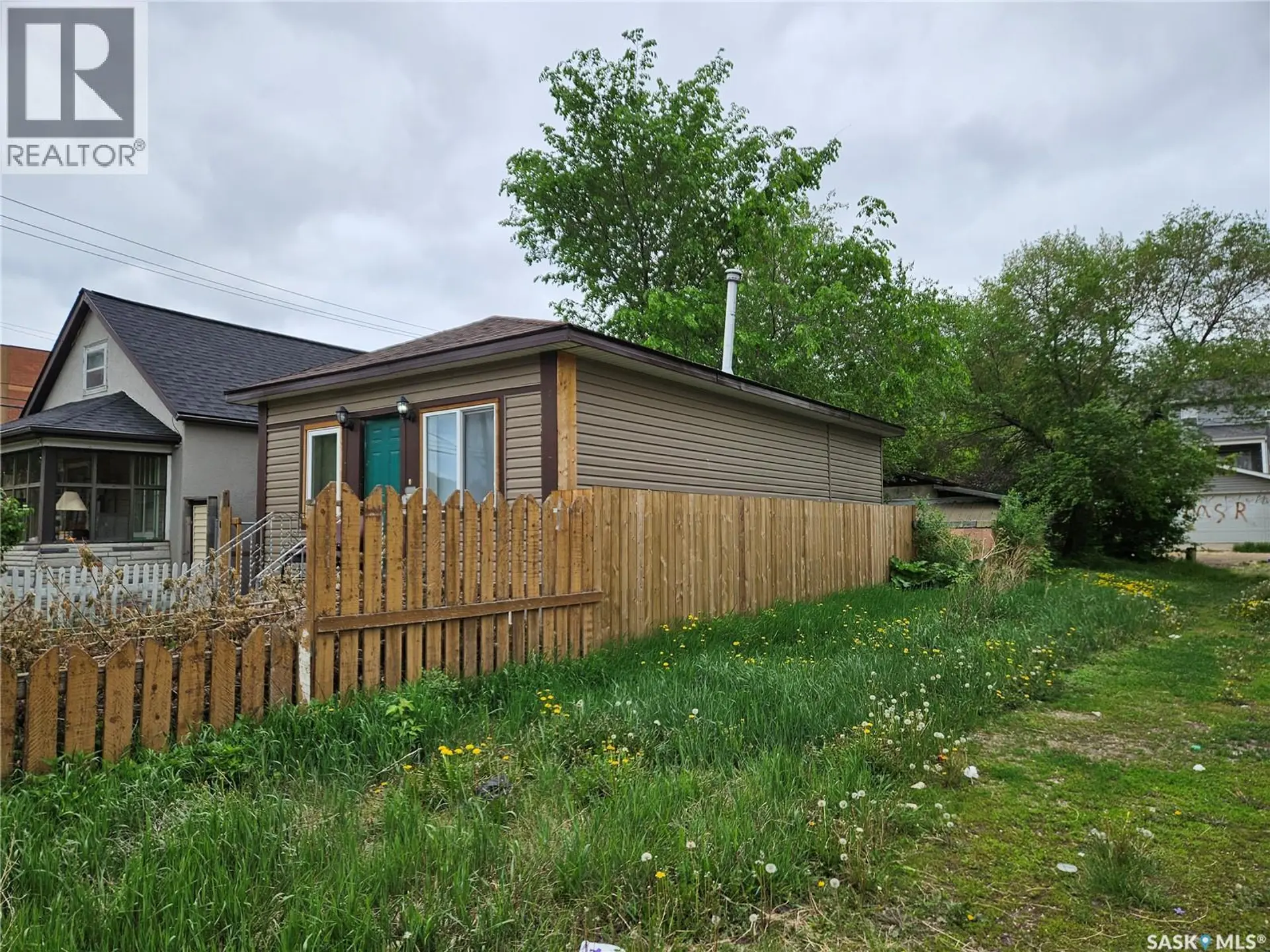 131 M AVENUE S - Image 2