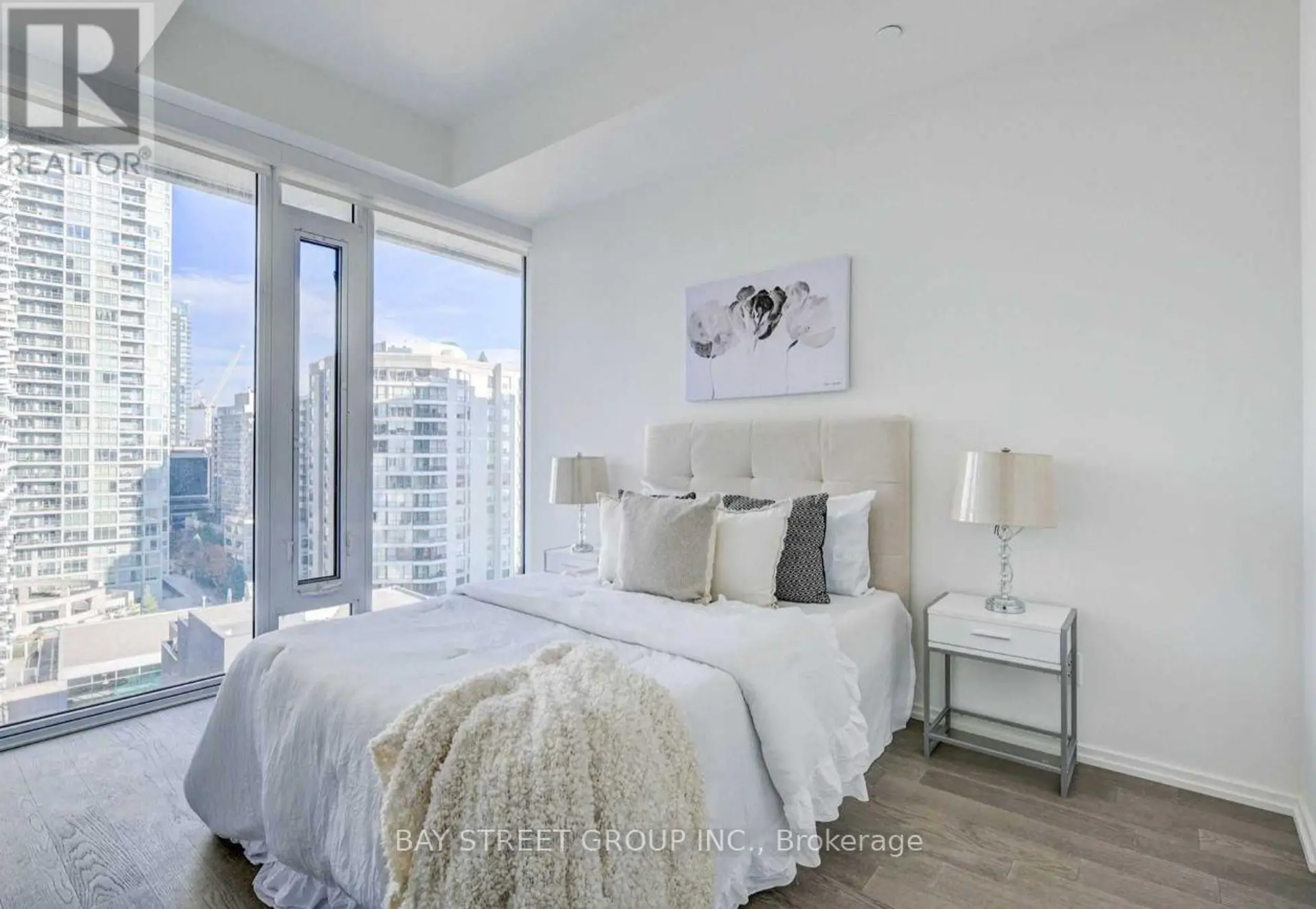 #1908 5 SOUDAN AVENUE - Image 1