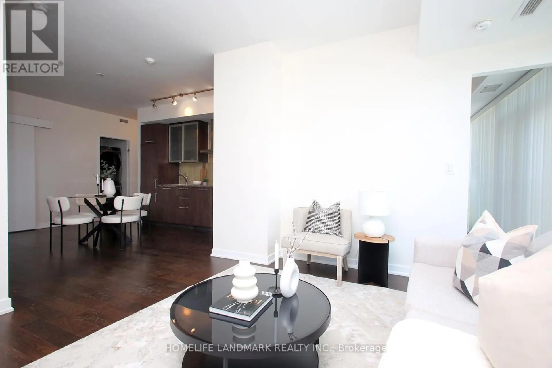 #1504 12 YORK STREET - Image 10