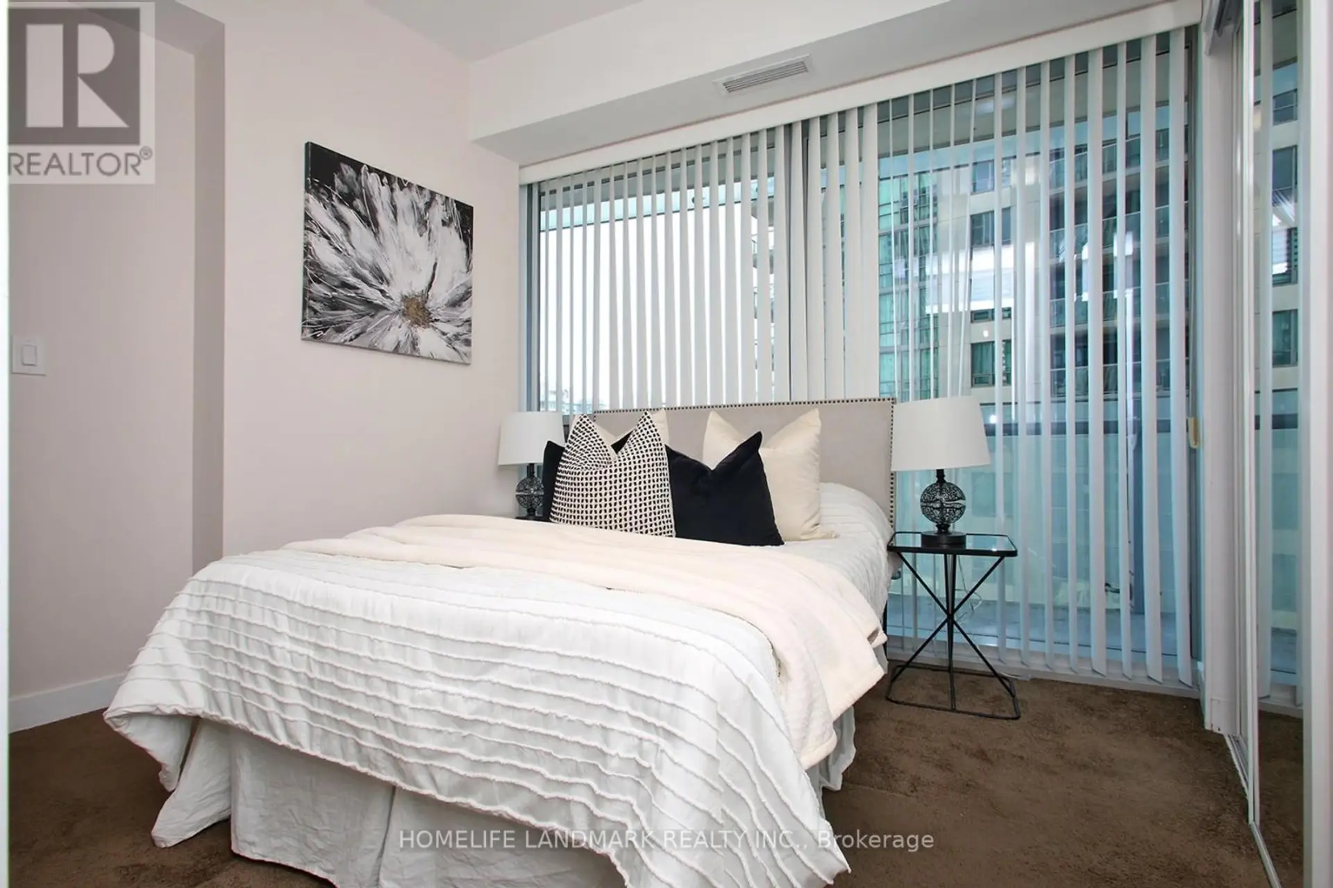 #1504 12 YORK STREET - Image 13