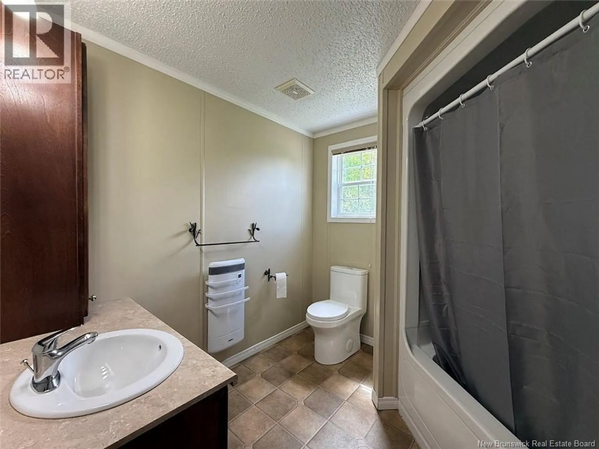 678 Toussaint Road - Image 11