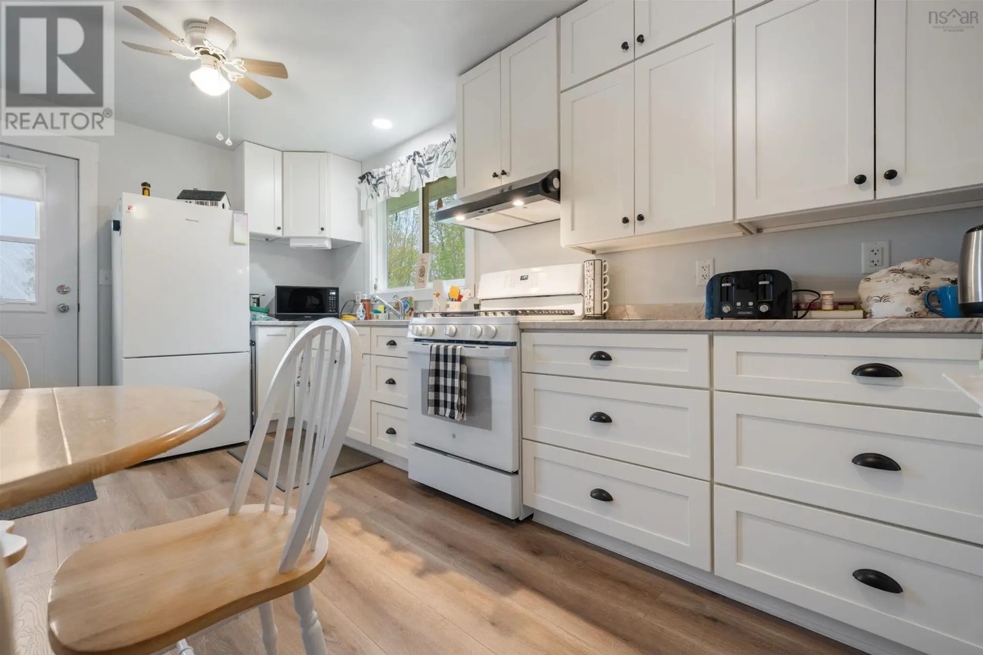 2315 Highway 2 - Image 11