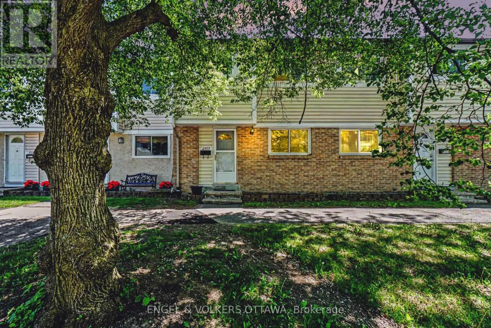 4557 DORA CRESCENT - Image 1