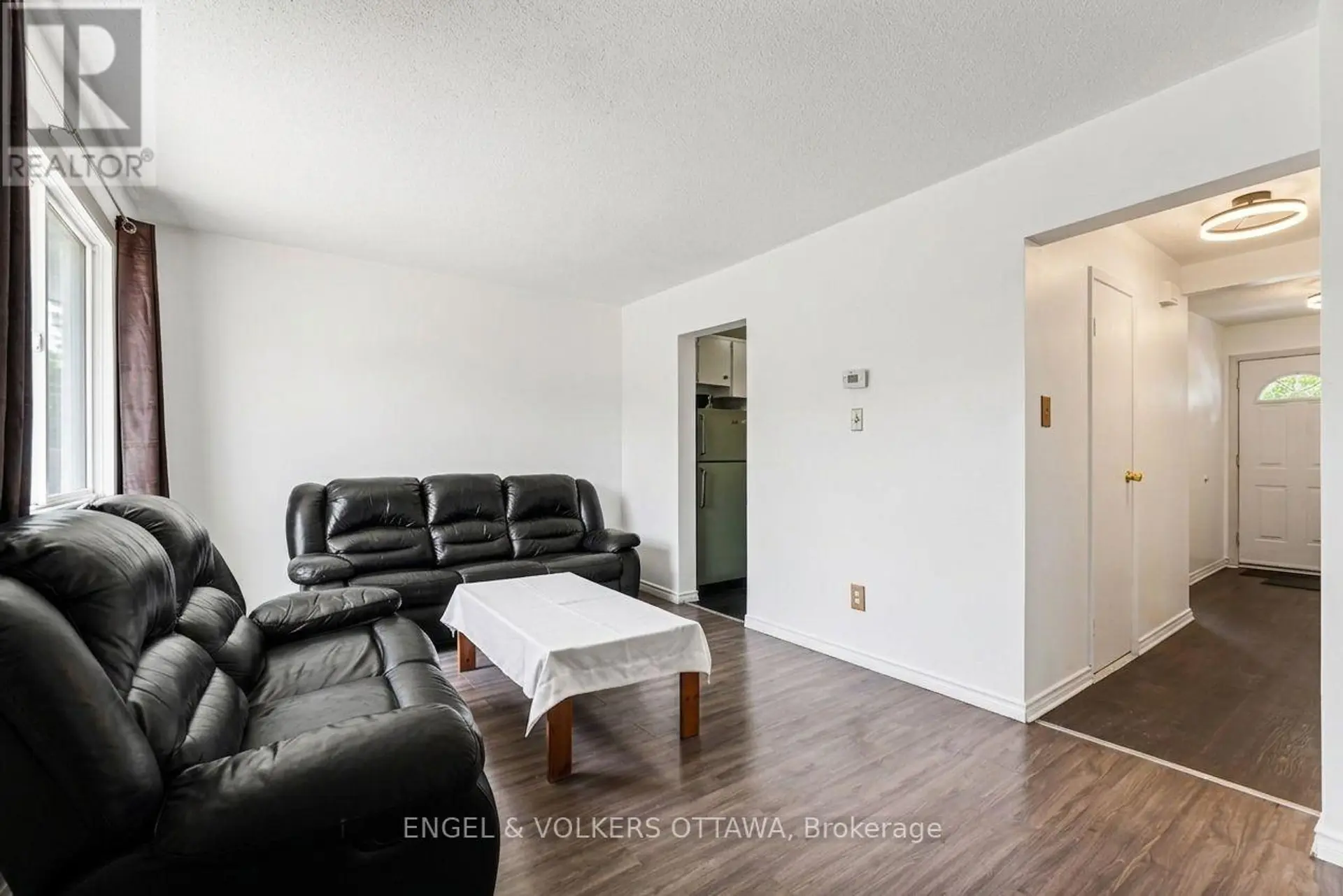 4557 DORA CRESCENT - Image 3