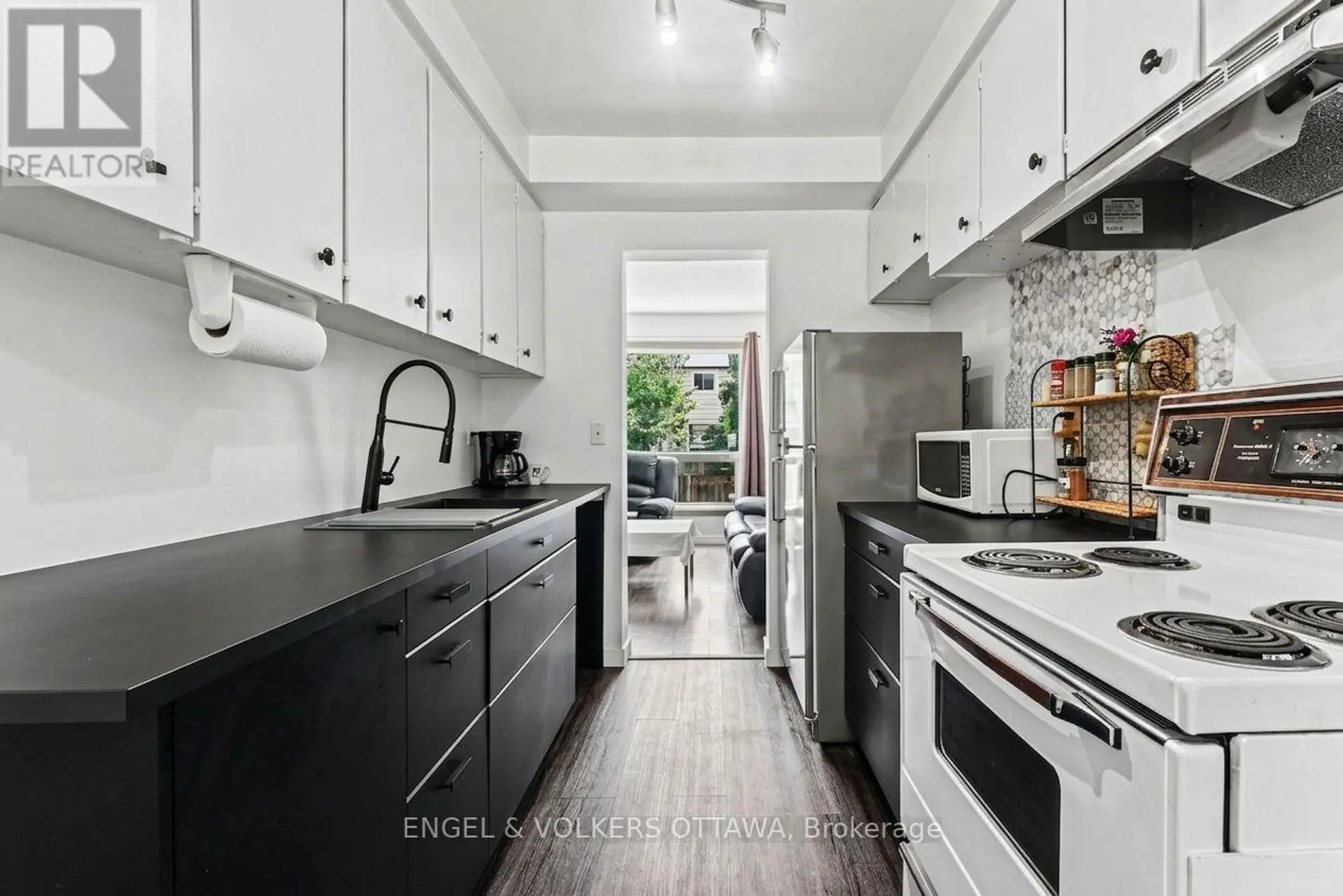4557 DORA CRESCENT - Image 5