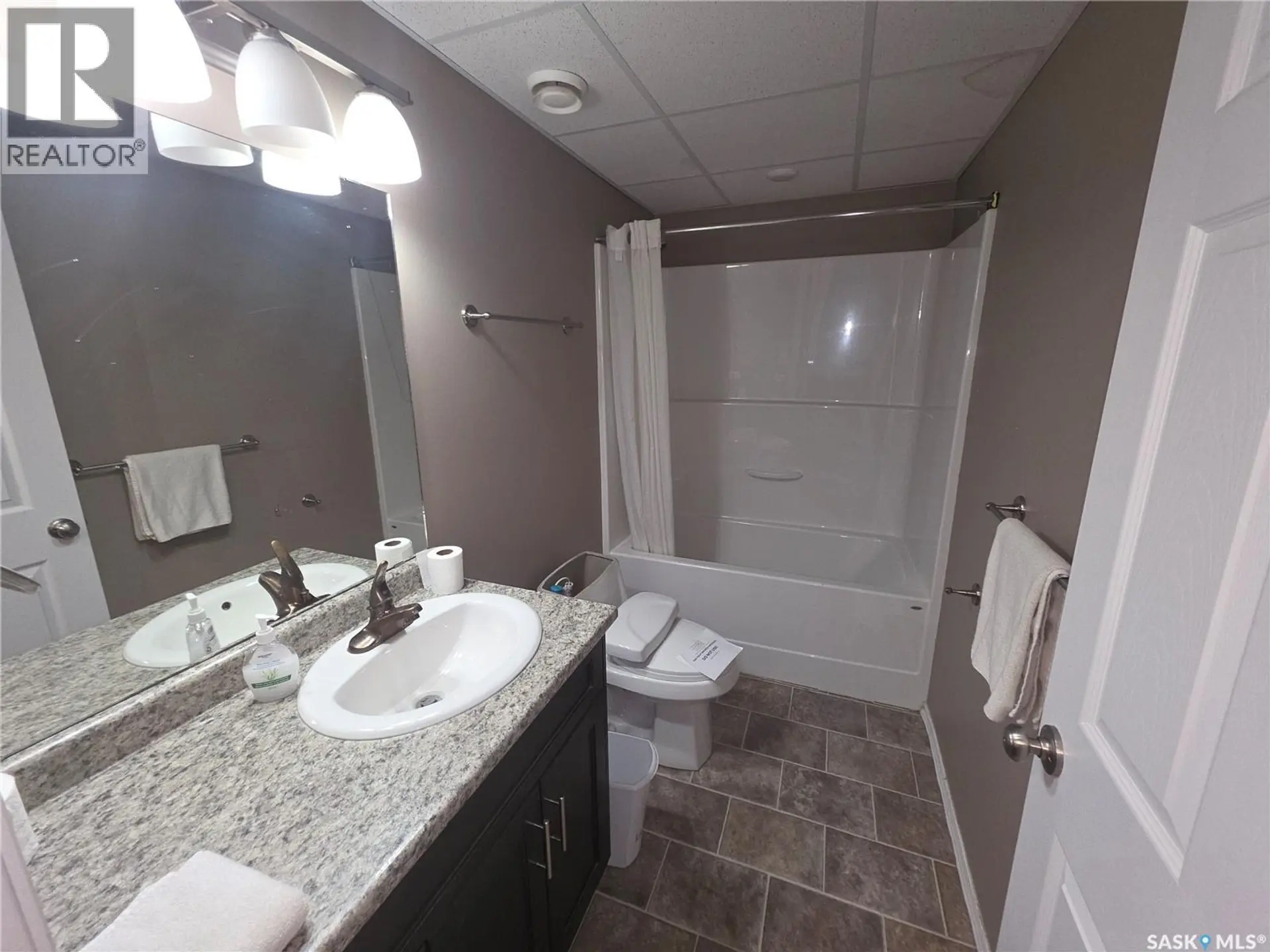 #714 Columbia AVENUE - Image 7