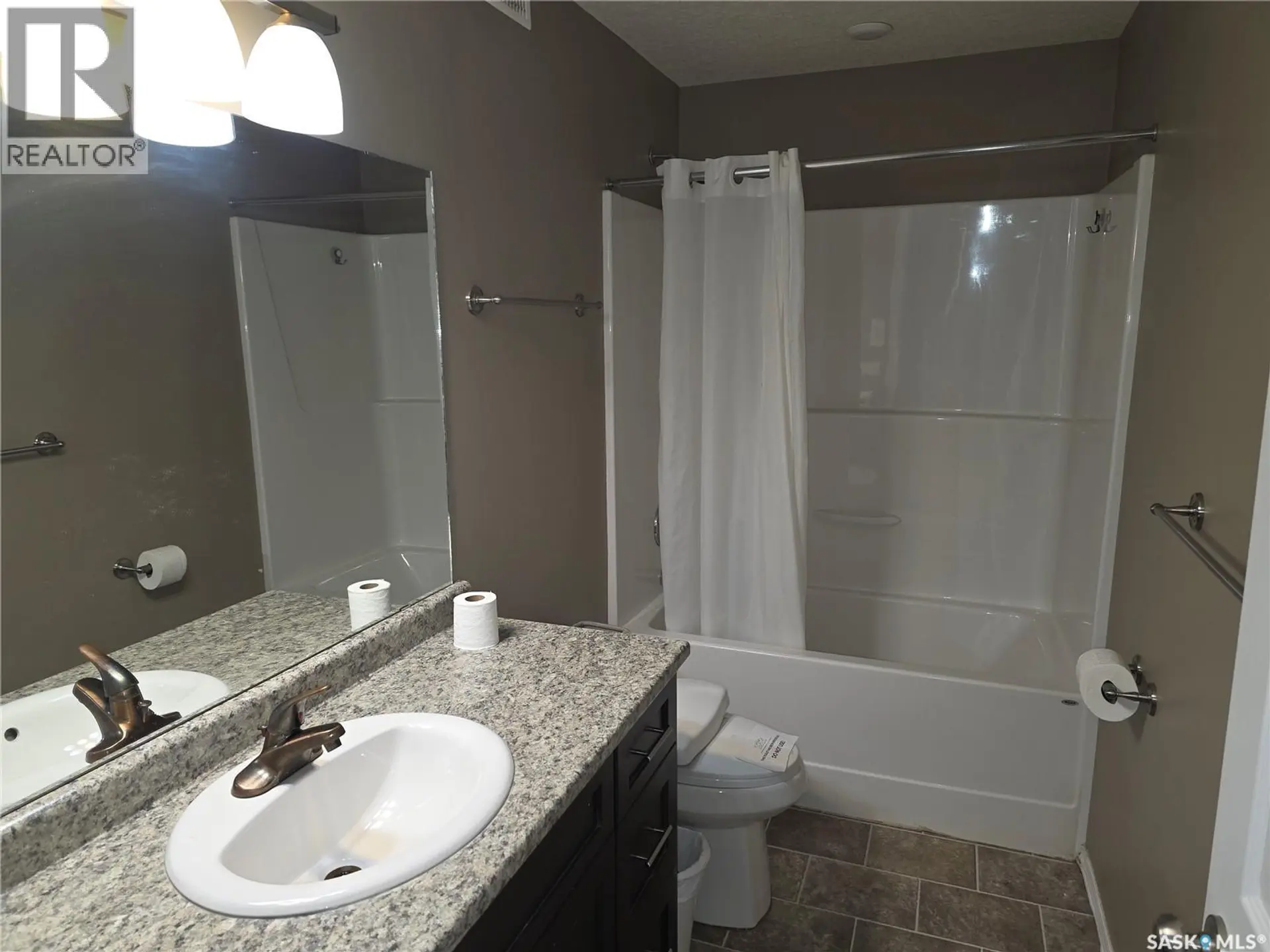 #712 Columbia AVENUE - Image 13