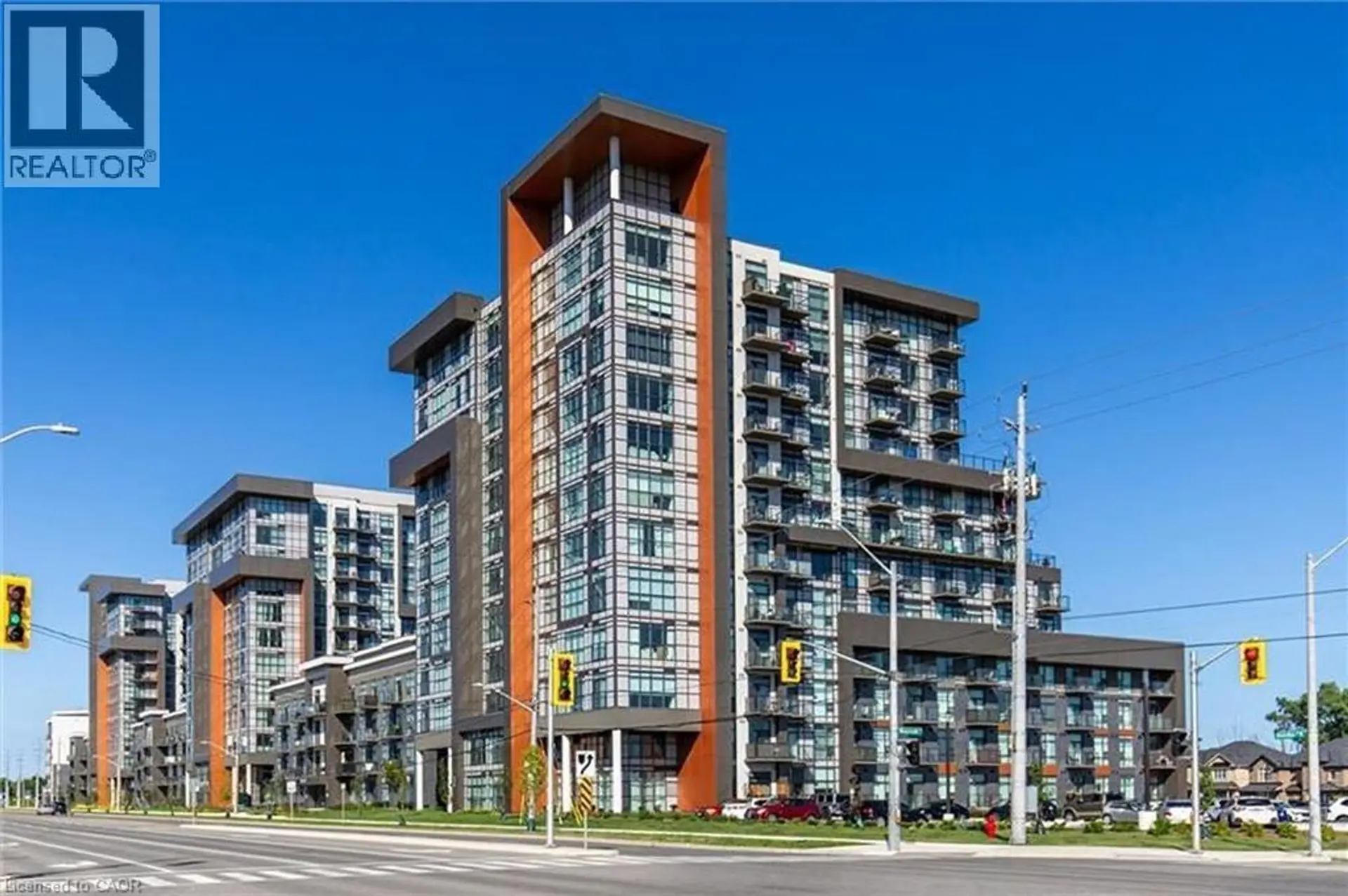#514 450 DUNDAS Street - Image 1
