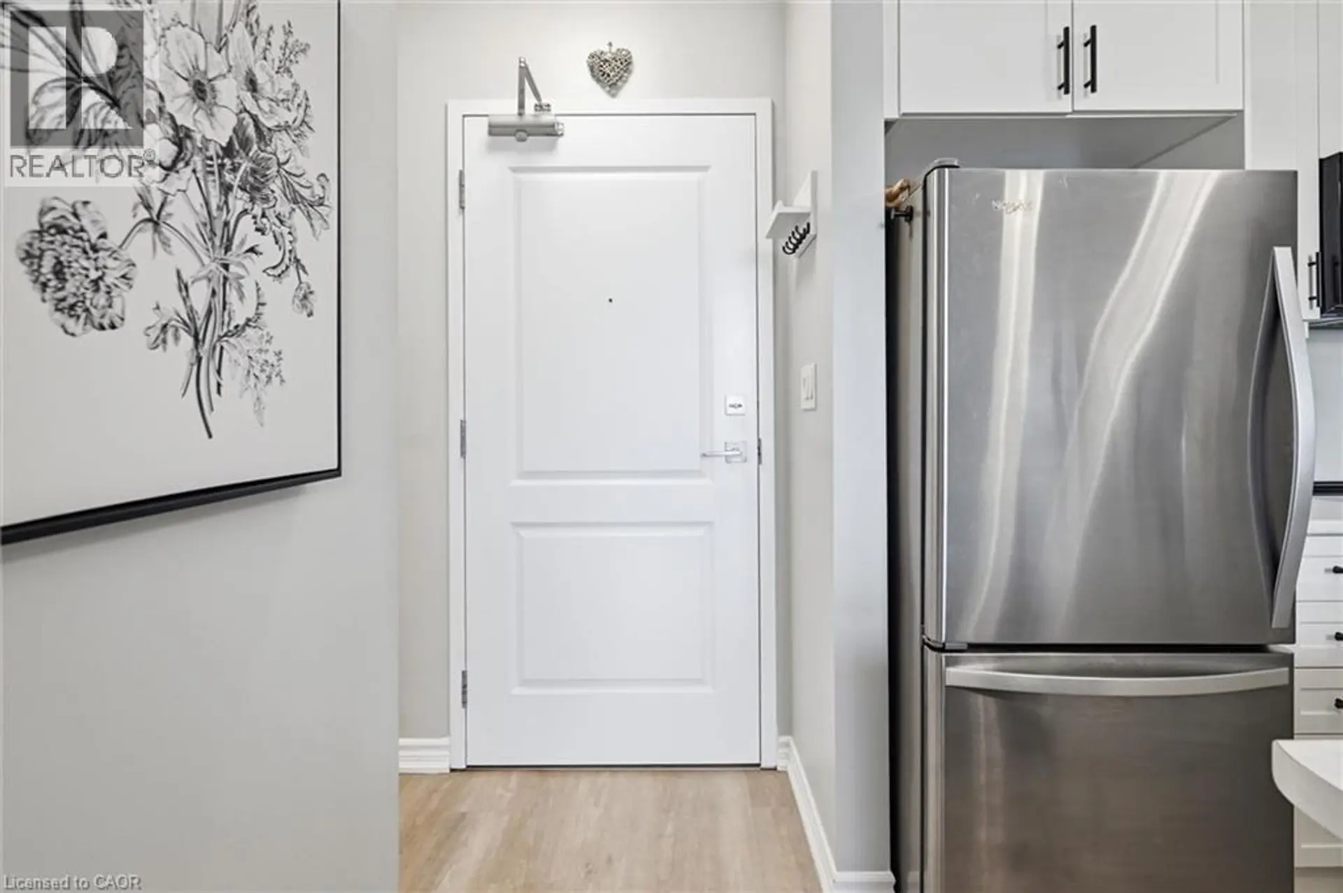 #514 450 DUNDAS Street - Image 2