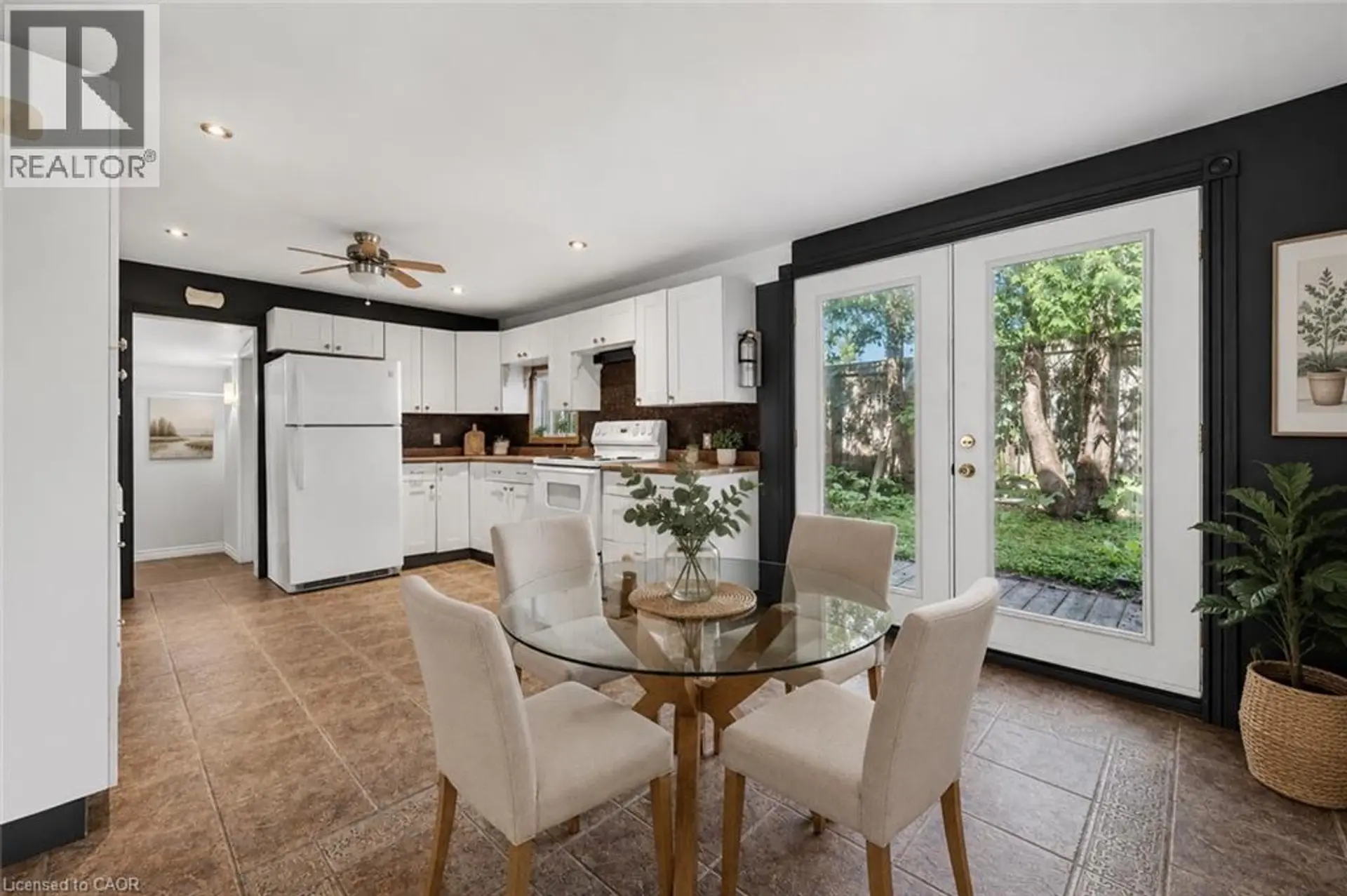 126 MOUNTAIN Street - Image 4