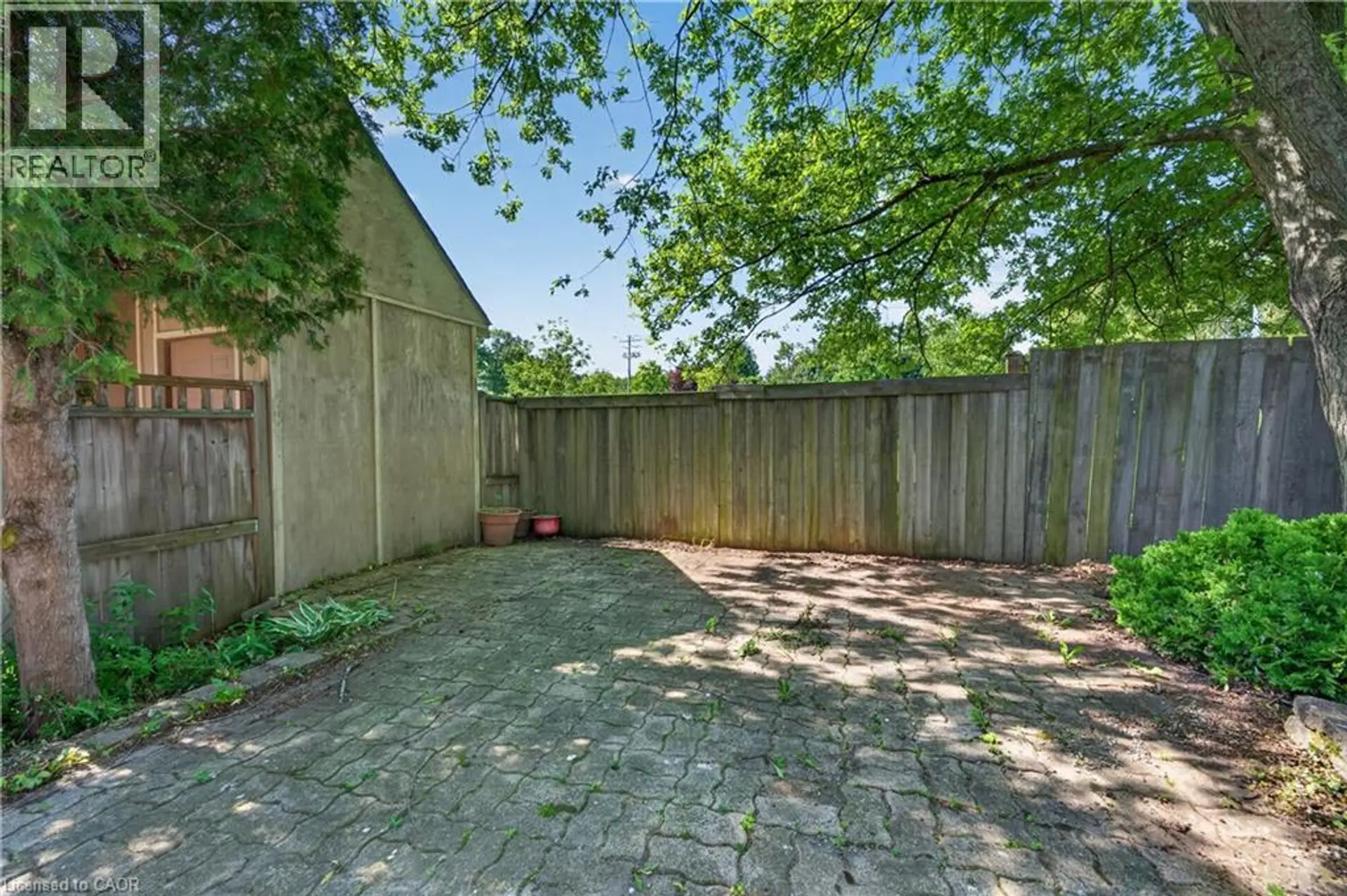 126 MOUNTAIN Street - Image 9