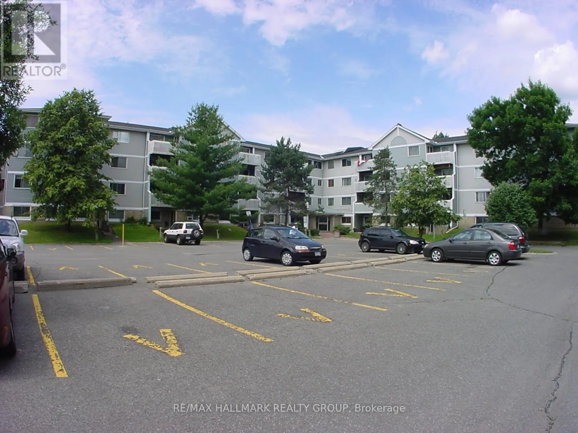 #310 214 VIEWMOUNT DRIVE - Image 1