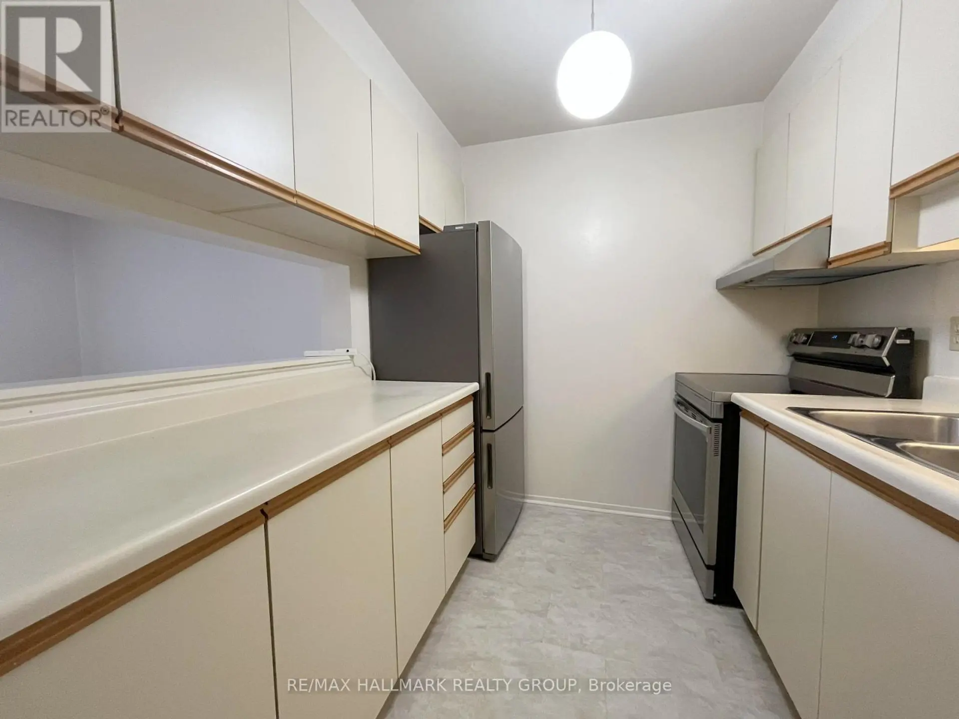 #310 214 VIEWMOUNT DRIVE - Image 4
