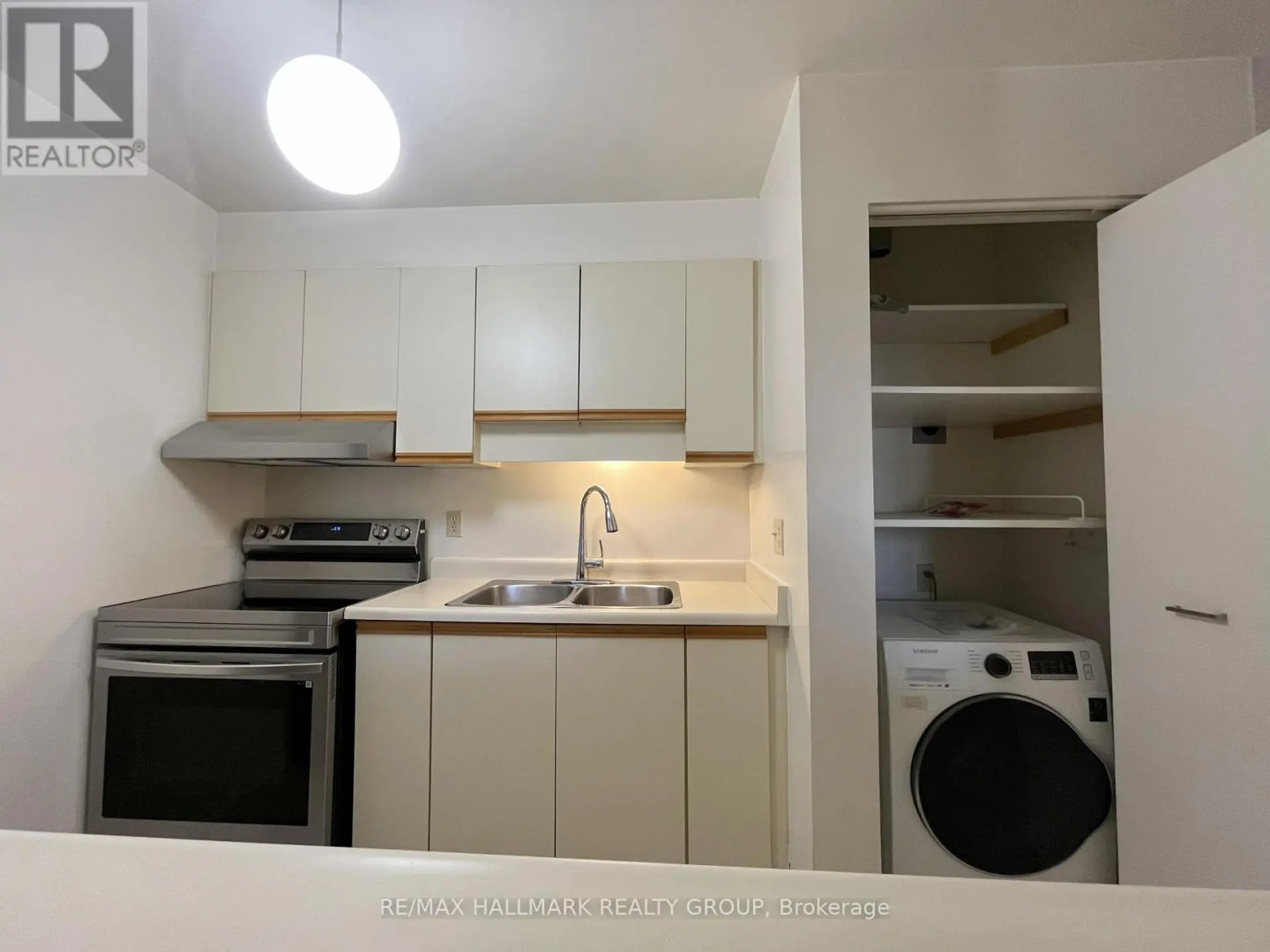 #310 214 VIEWMOUNT DRIVE - Image 5