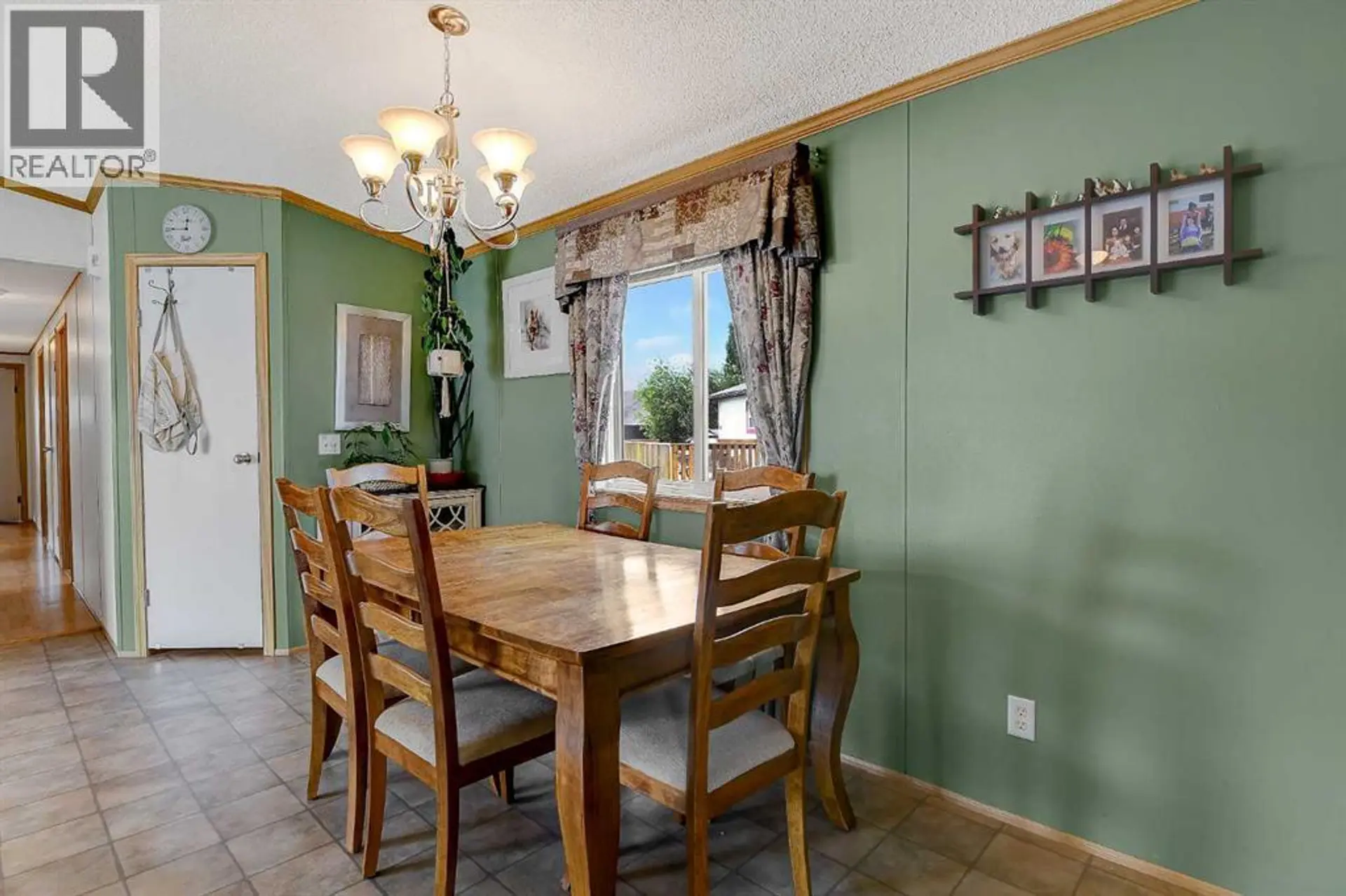 9021 85 Avenue - Image 10