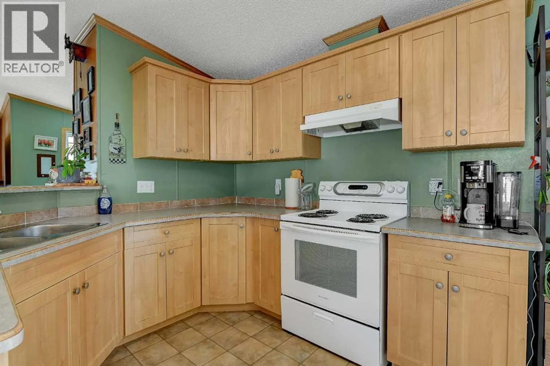 9021 85 Avenue - Image 7