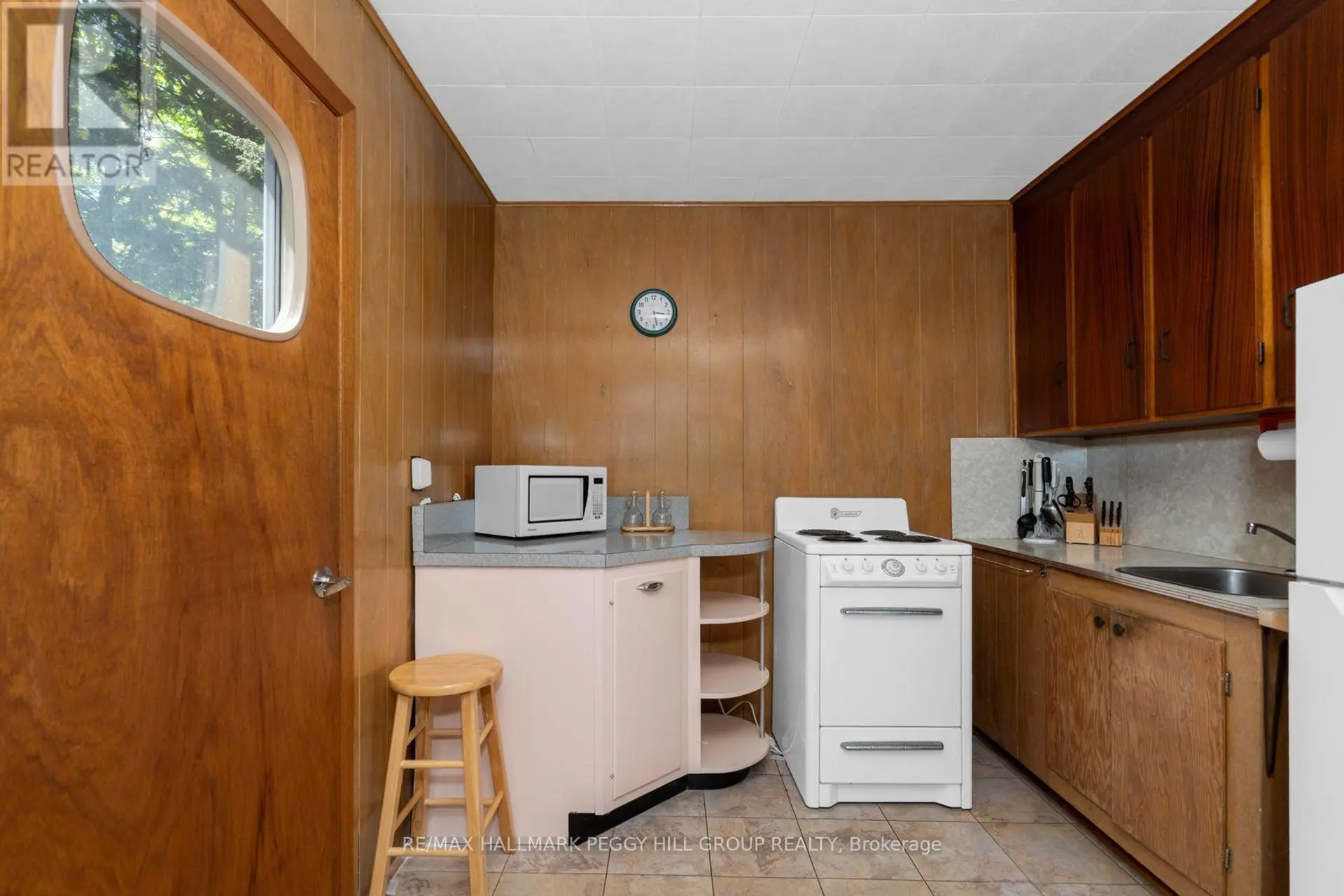 16 SUSAN COURT - Image 5