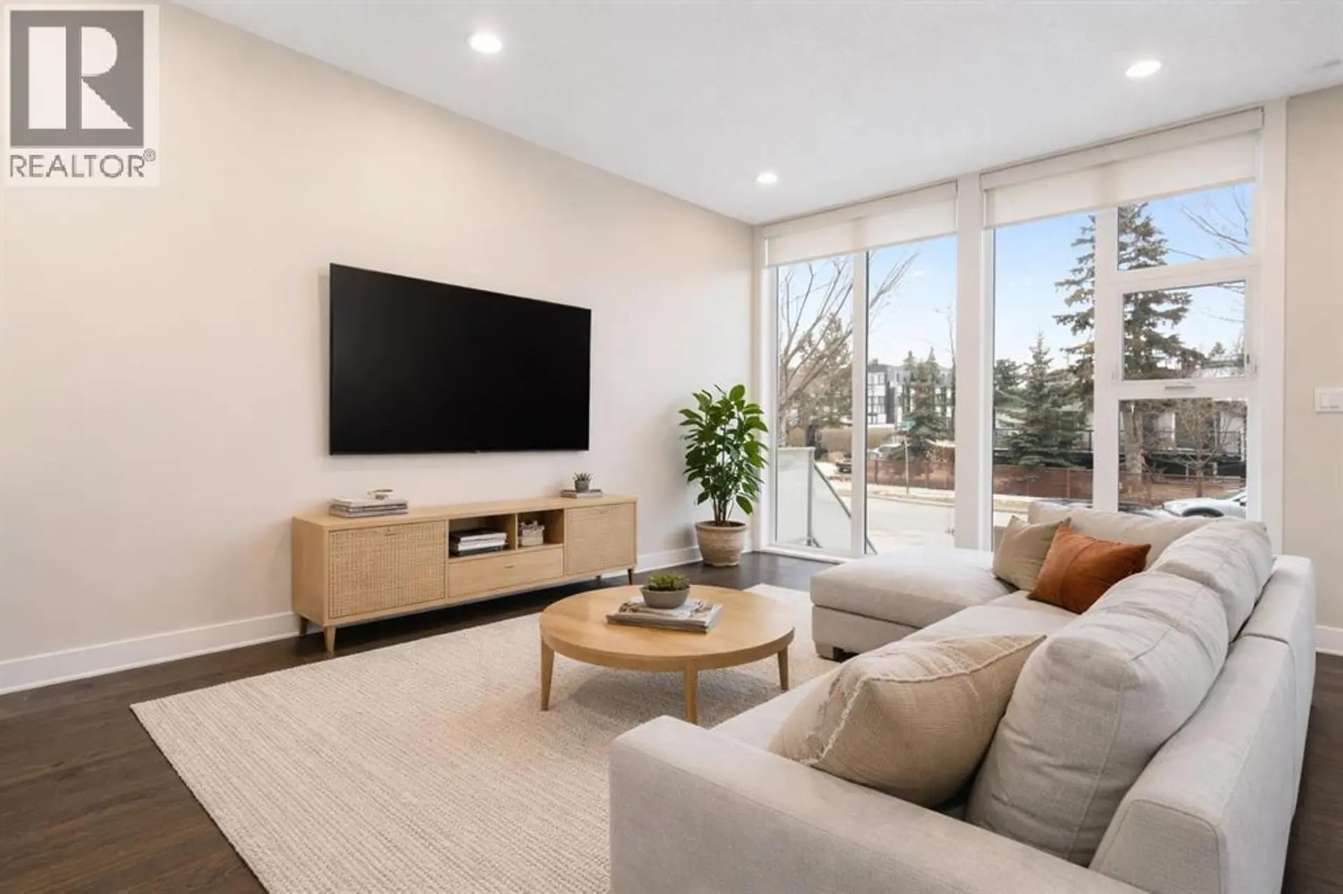 #102 1808 27 Avenue SW - Image 2