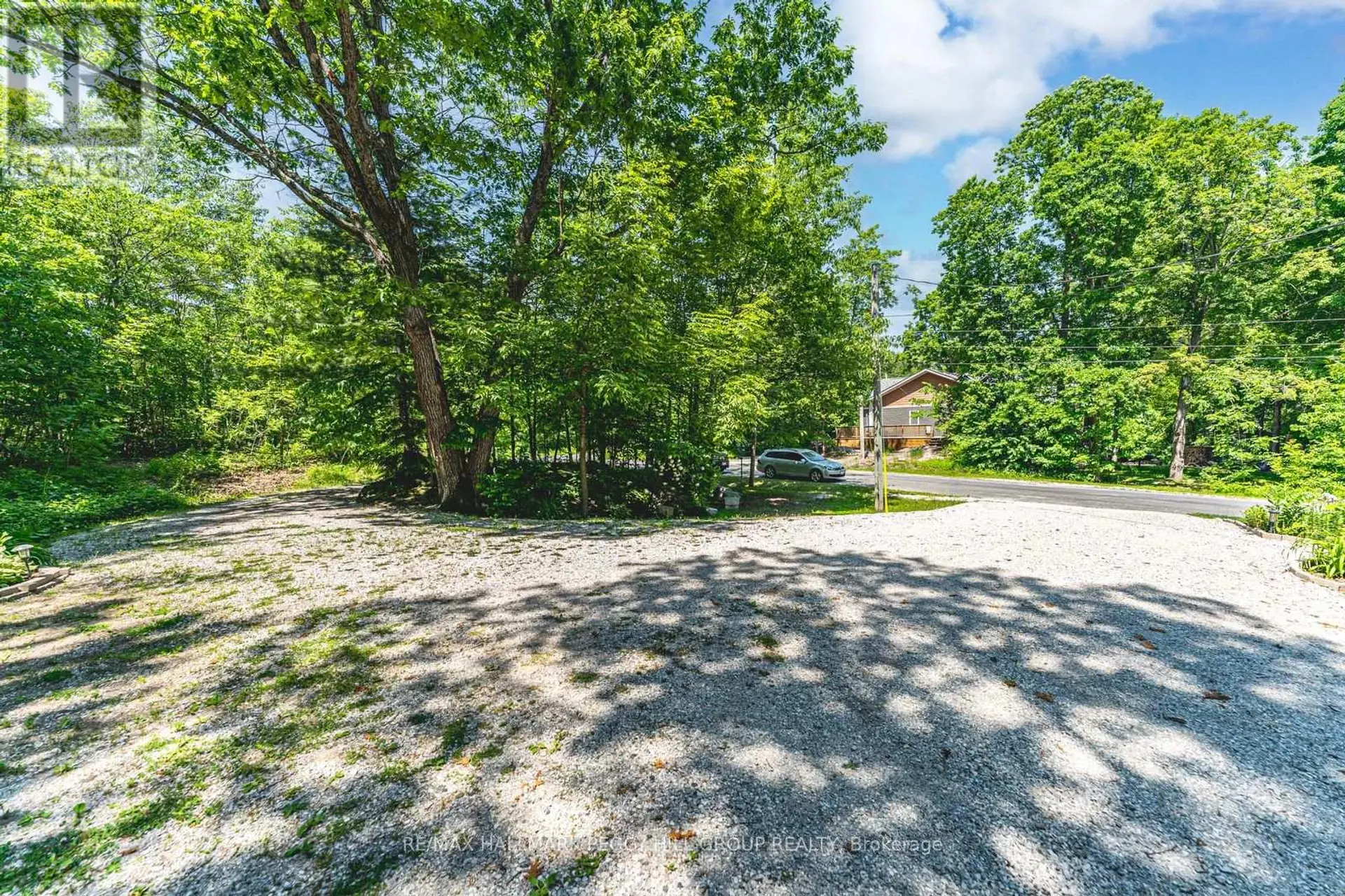 7498 ISLAND CRESCENT - Image 17