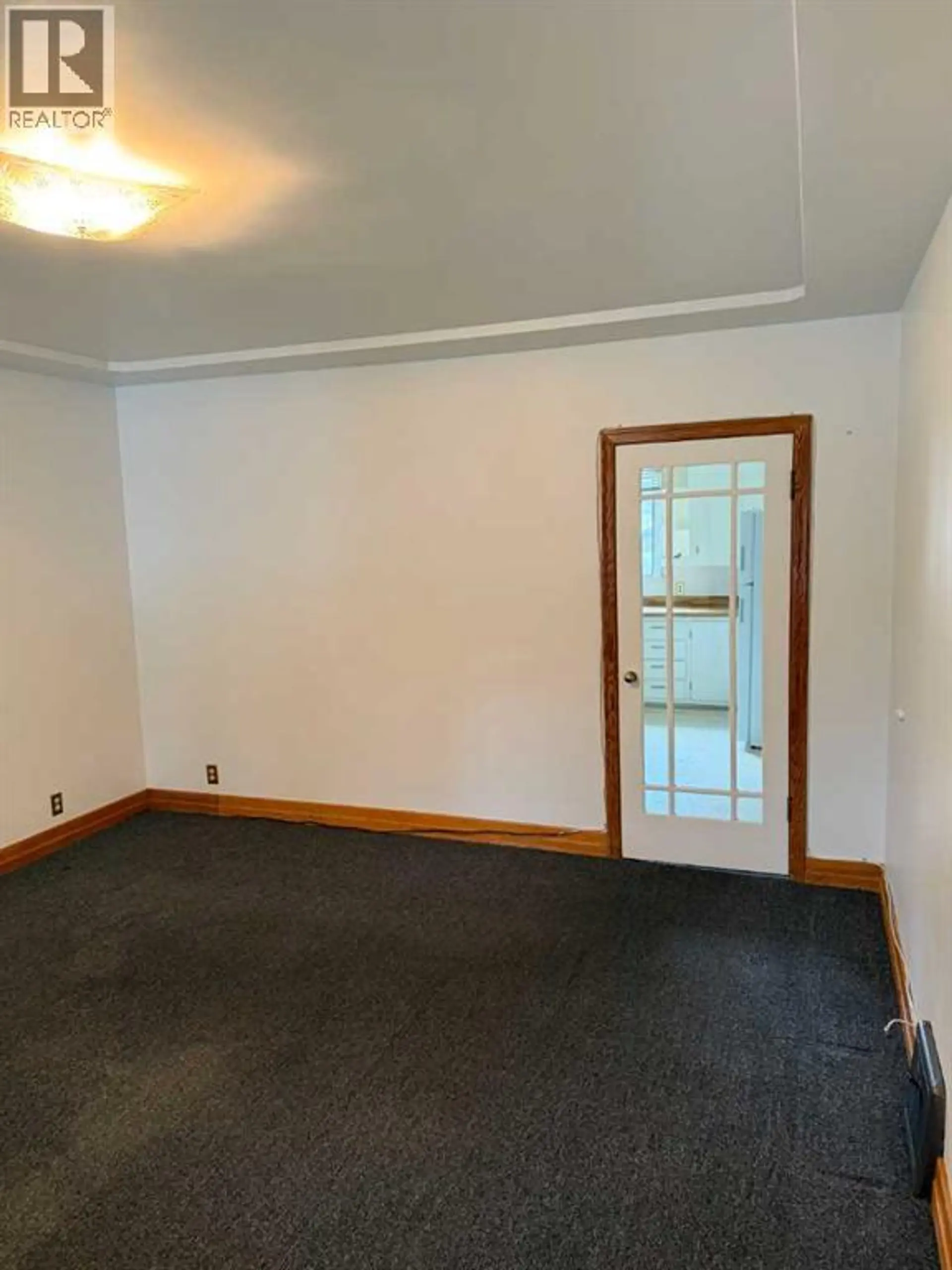 46 2 Street NW - Image 3
