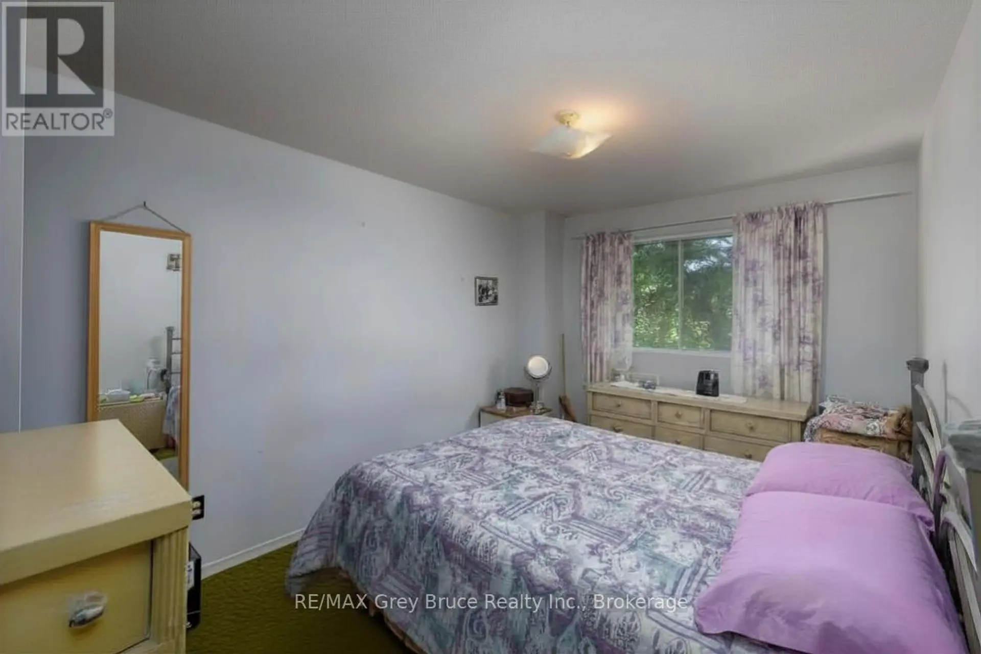 1068 11TH STREET E - Image 11