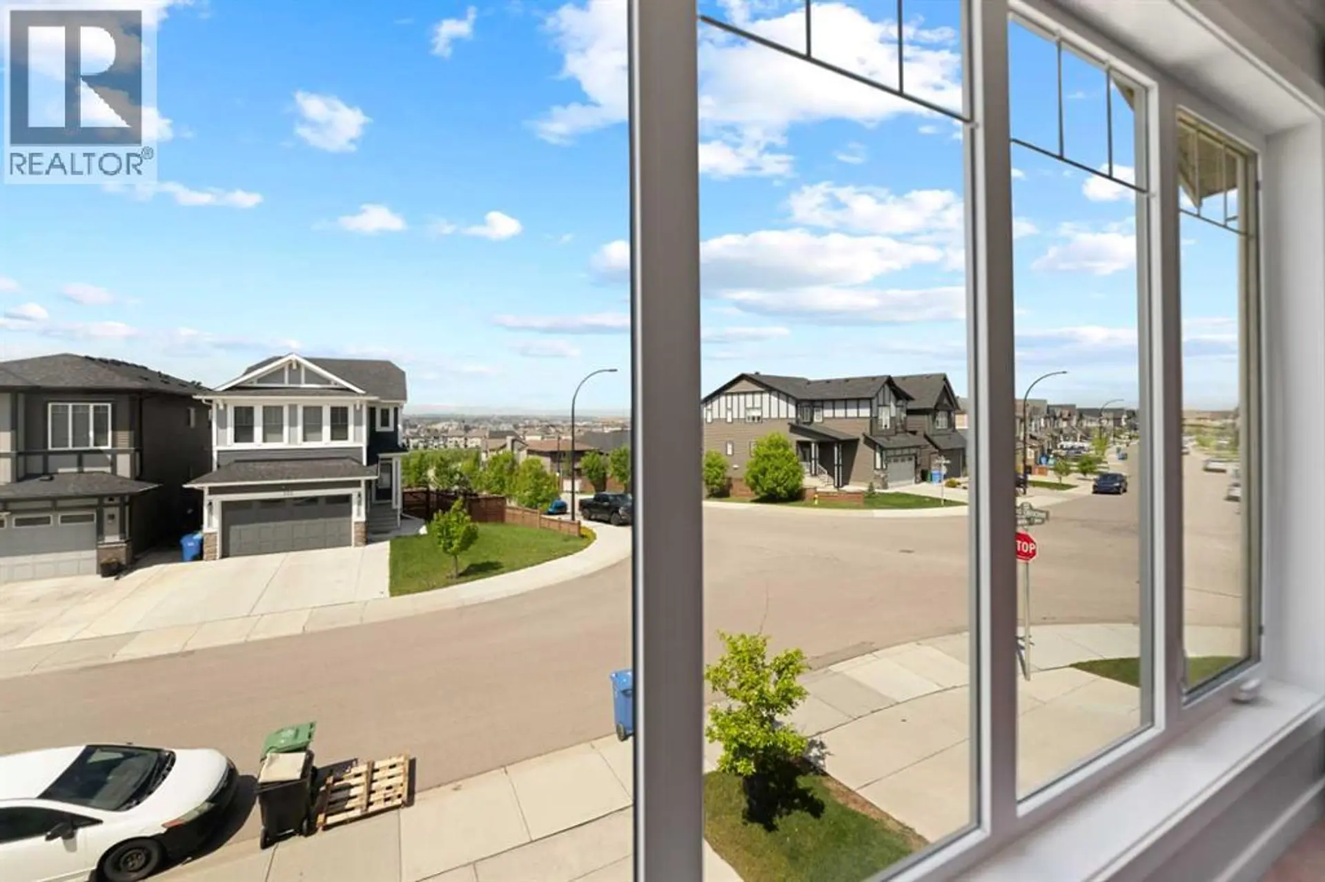 249 Lucas Crescent NW - Image 16