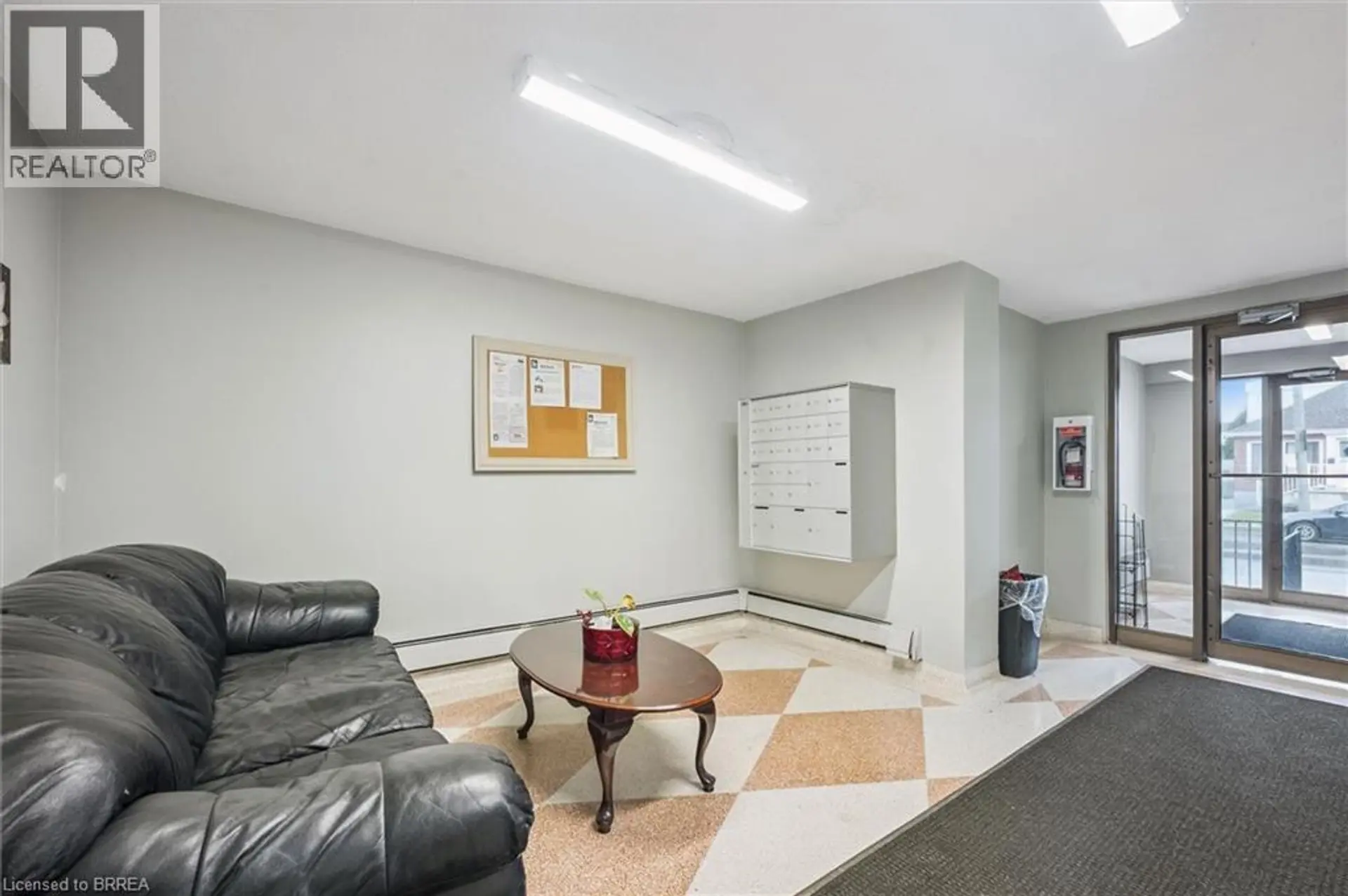 #202 893 CONCESSION Street - Image 2