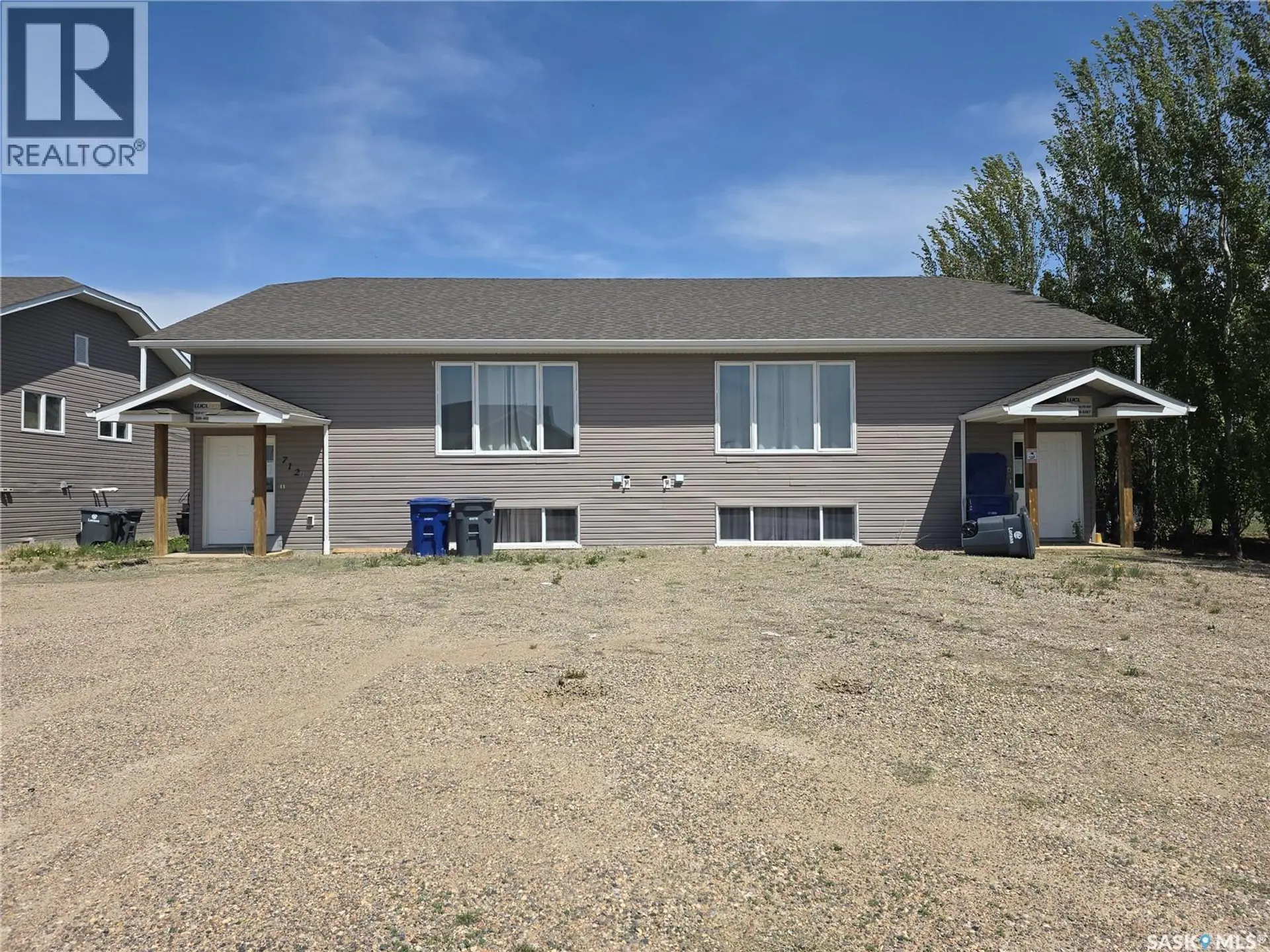 #716 Columbia AVENUE - Image 1