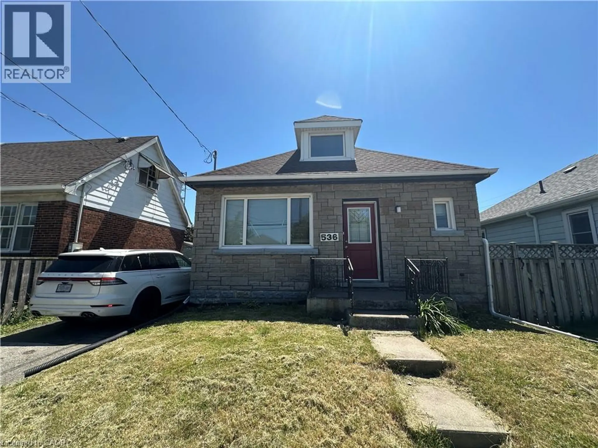 536 QUEENSDALE Avenue E - Image 2