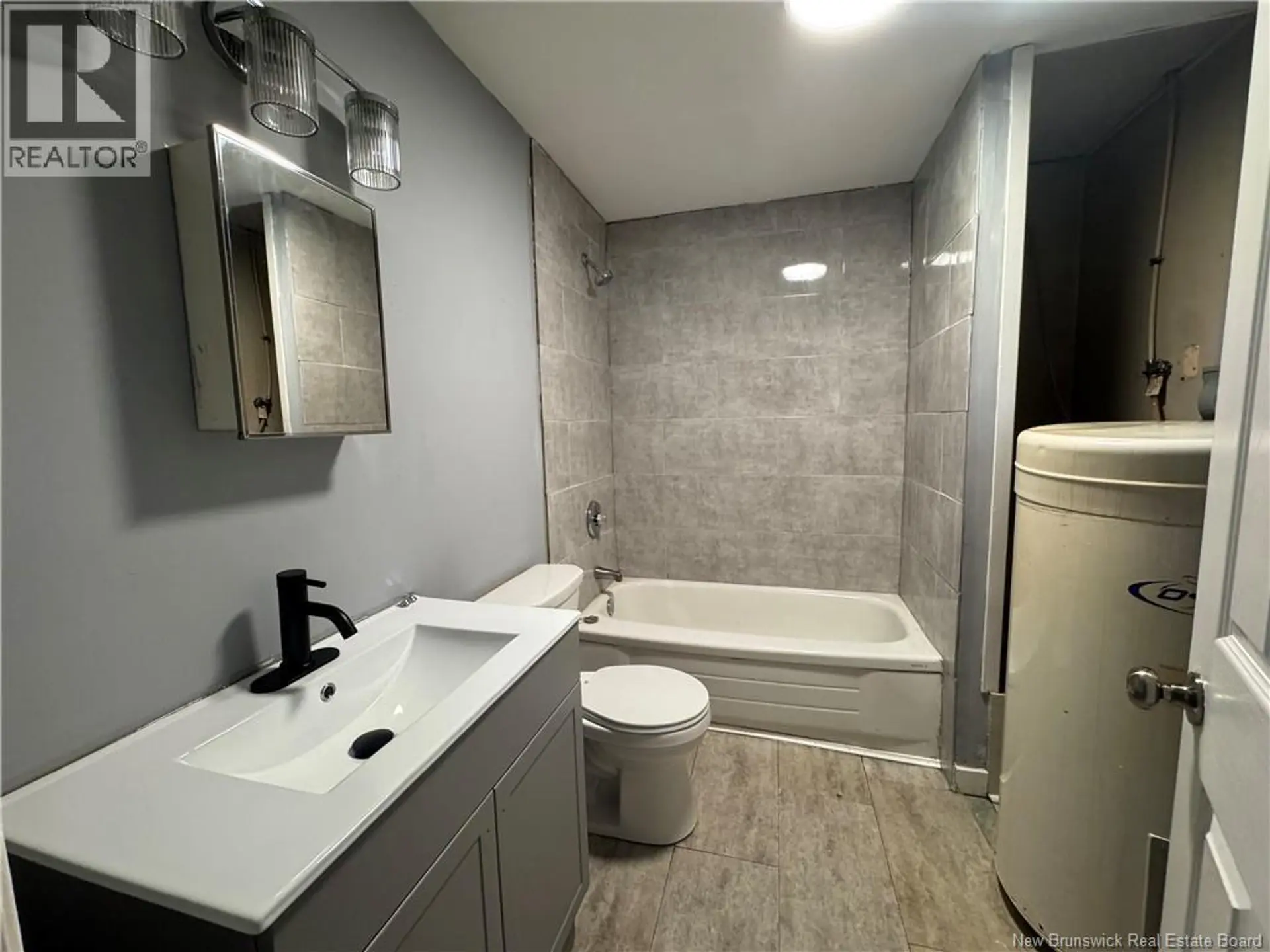 3 Exmouth Street - Image 4