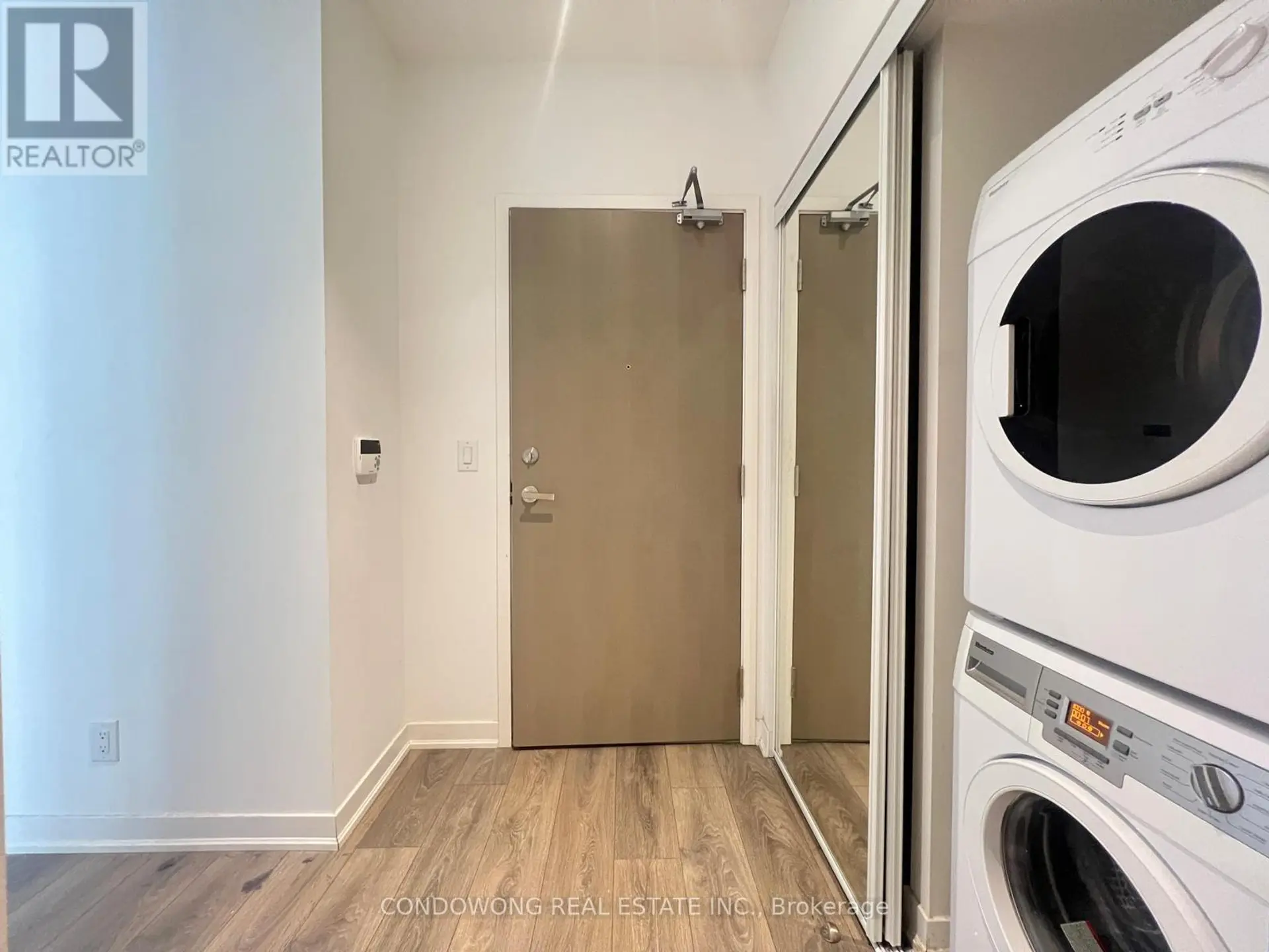 #4905 100 HARBOUR STREET - Image 17