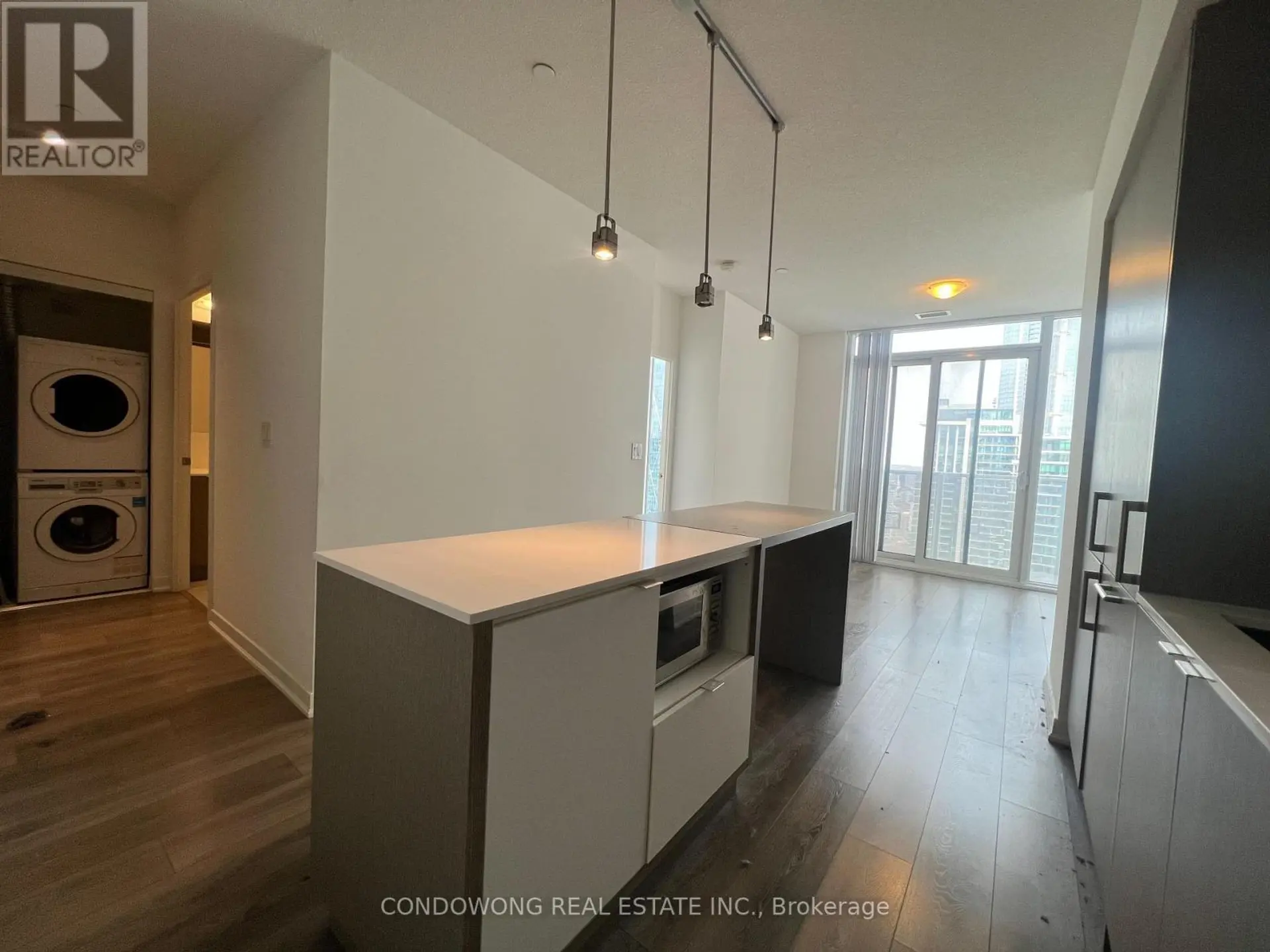 #4905 100 HARBOUR STREET - Image 3