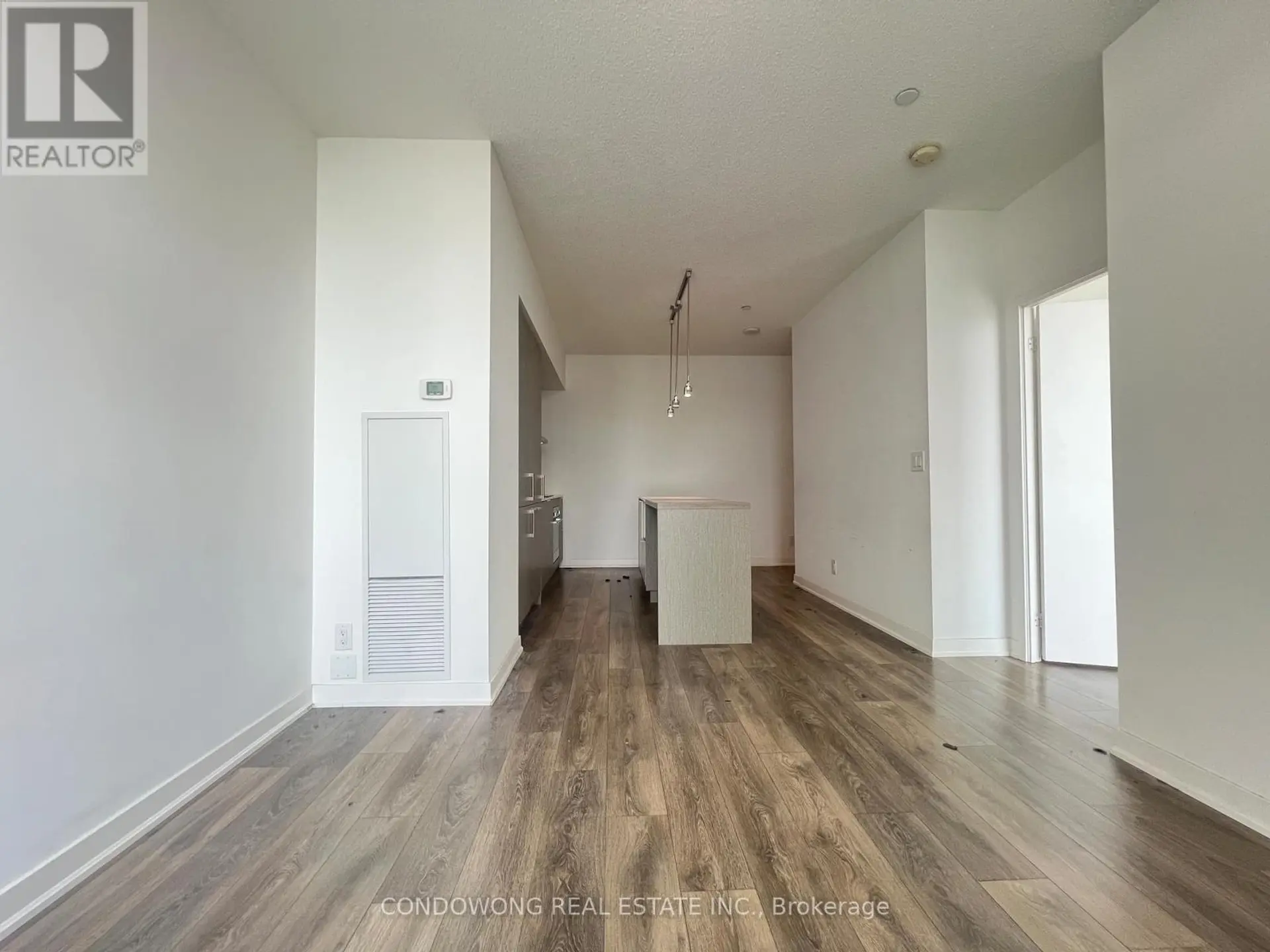 #4905 100 HARBOUR STREET - Image 6