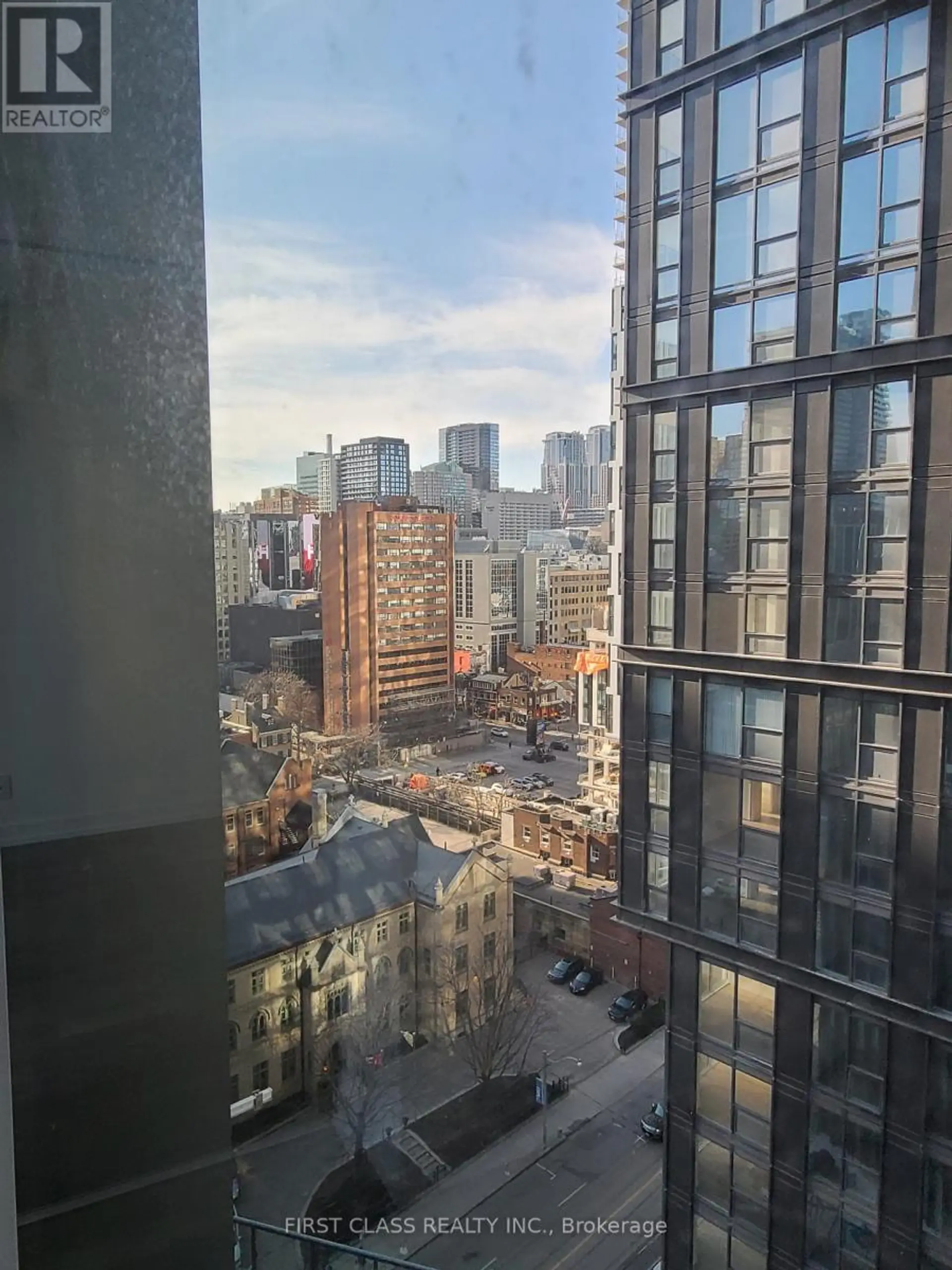 #1810 60 SHUTER STREET - Image 5