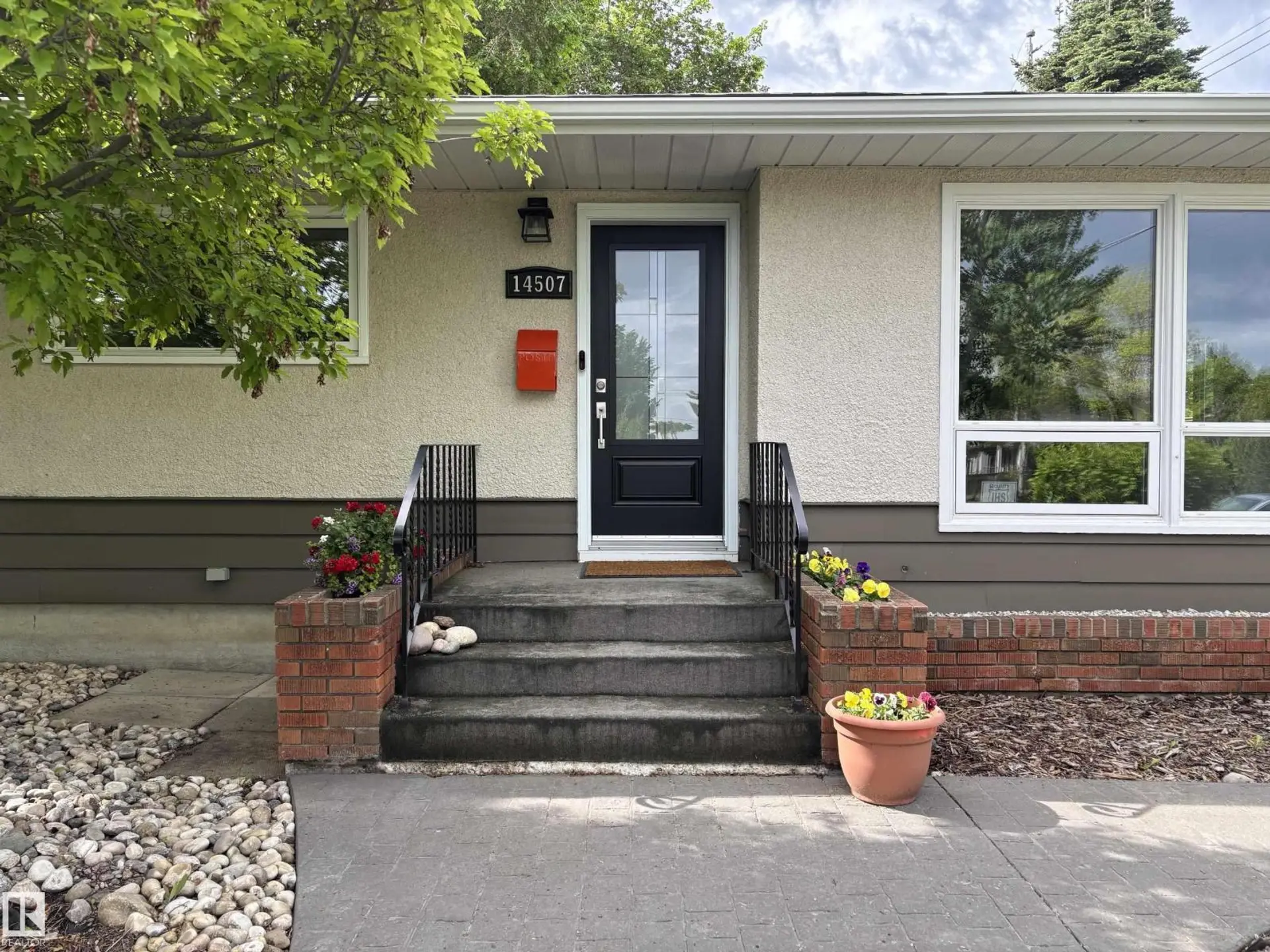 14507 88 AV NW NW - Image 1