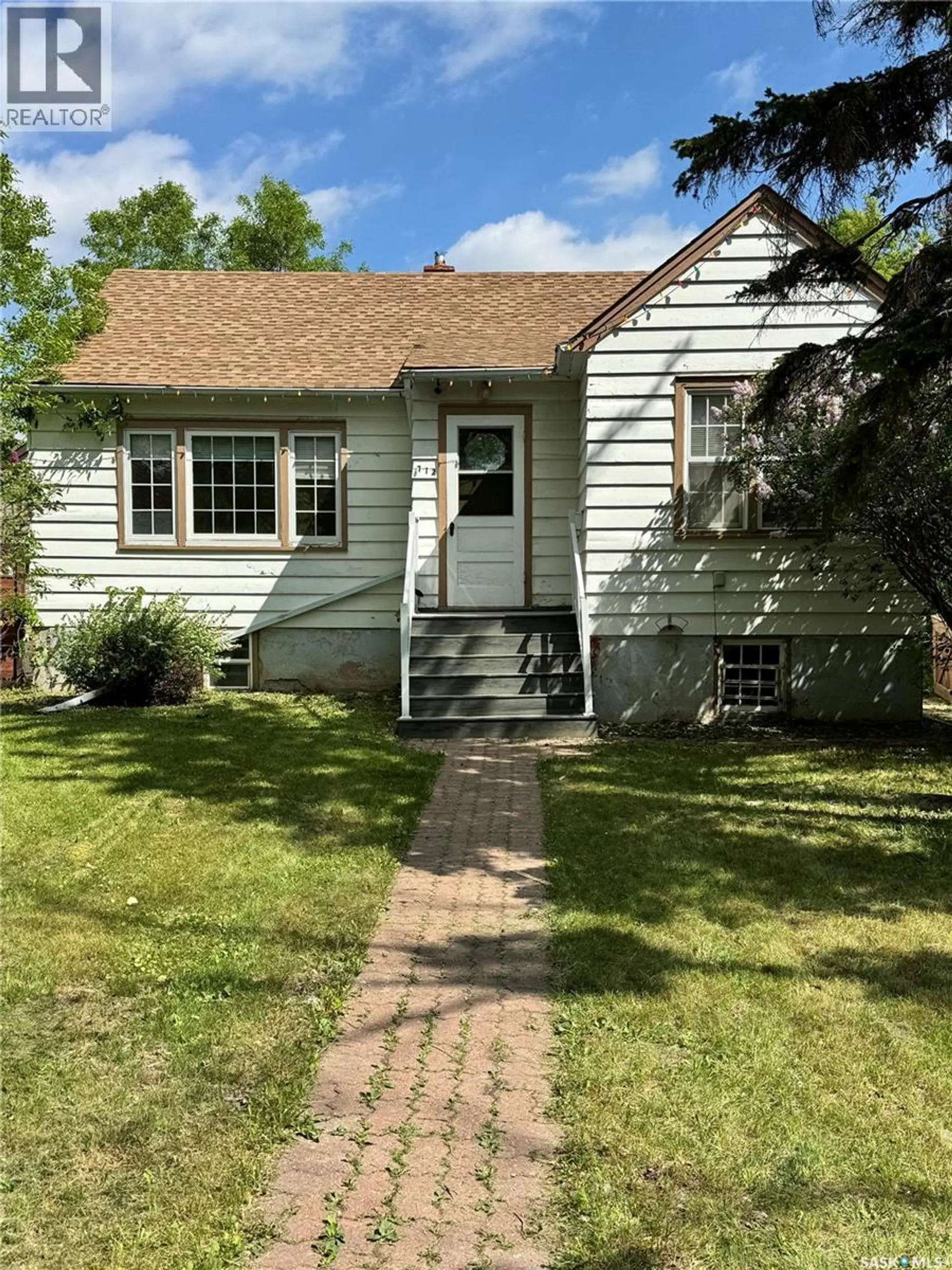712 Broadway AVENUE - Image 1