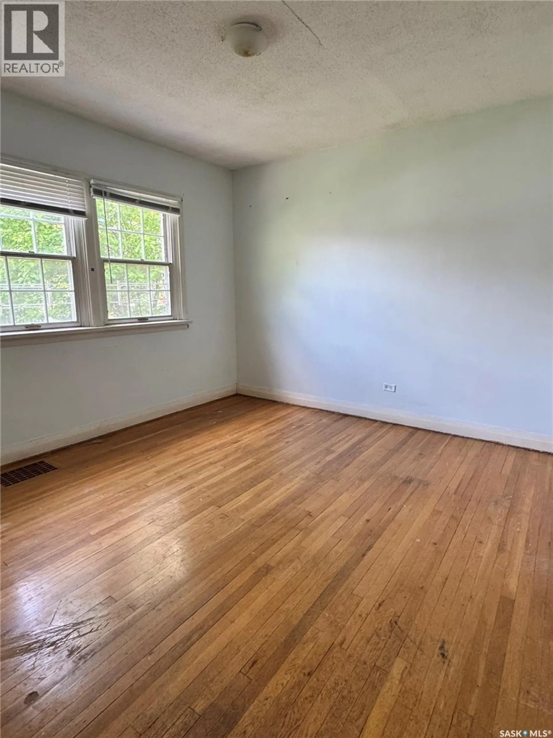 712 Broadway AVENUE - Image 5