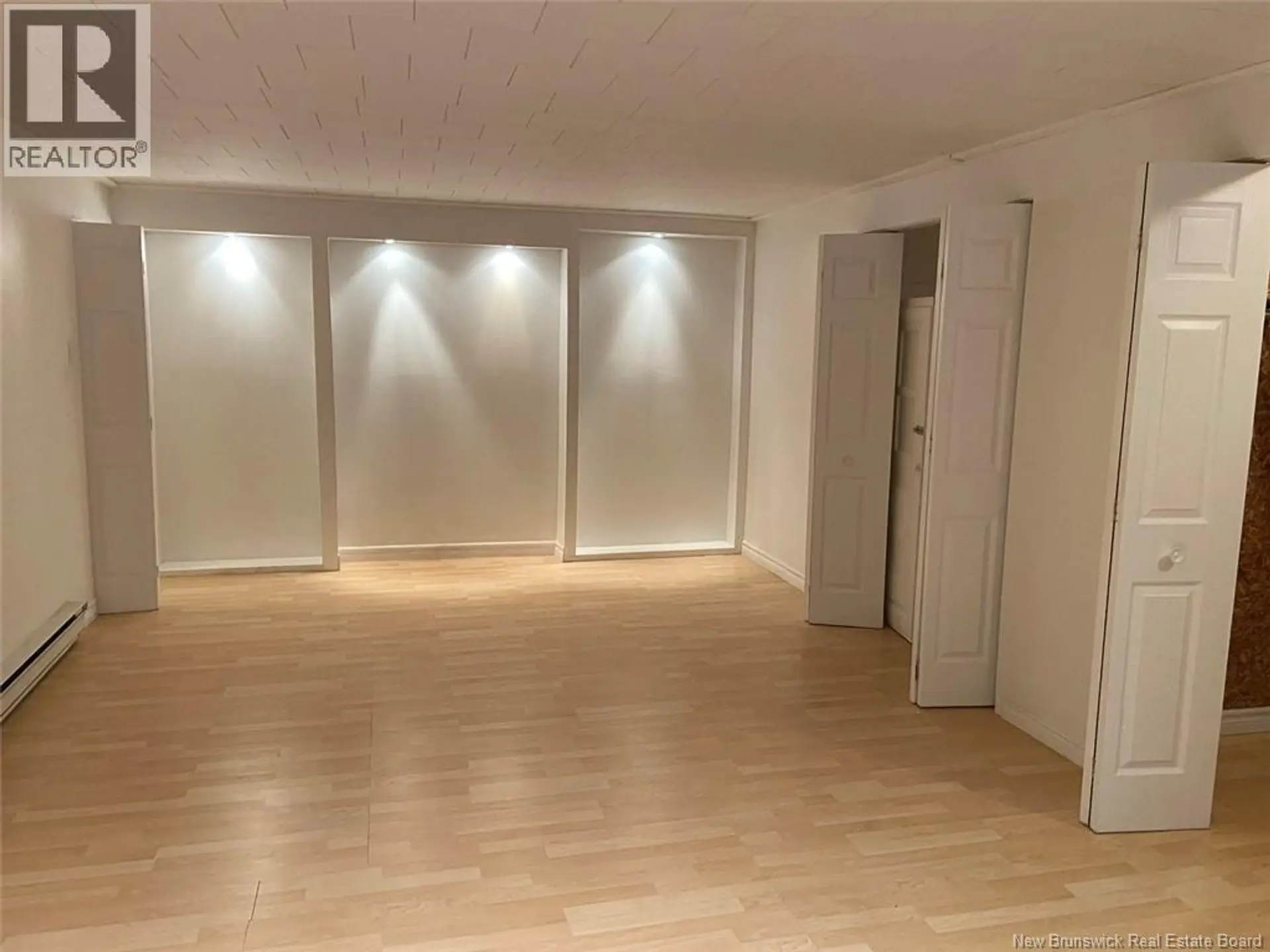 52 Raymond Street - Image 12