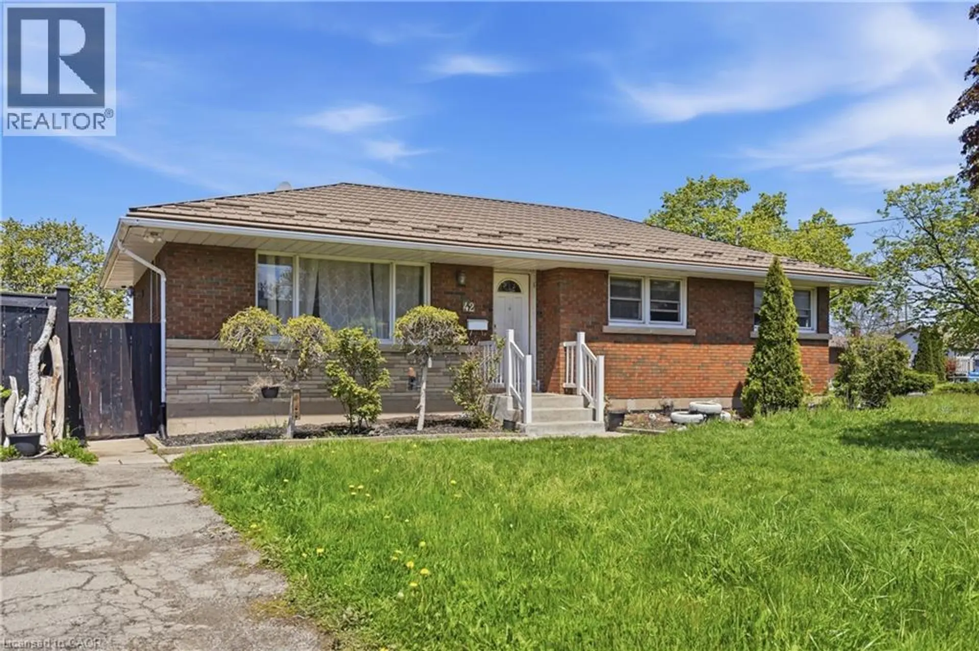 42 SUNNYLEA Drive - Image 2