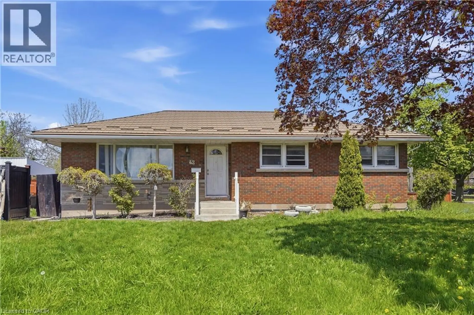 42 SUNNYLEA Drive - Image 1