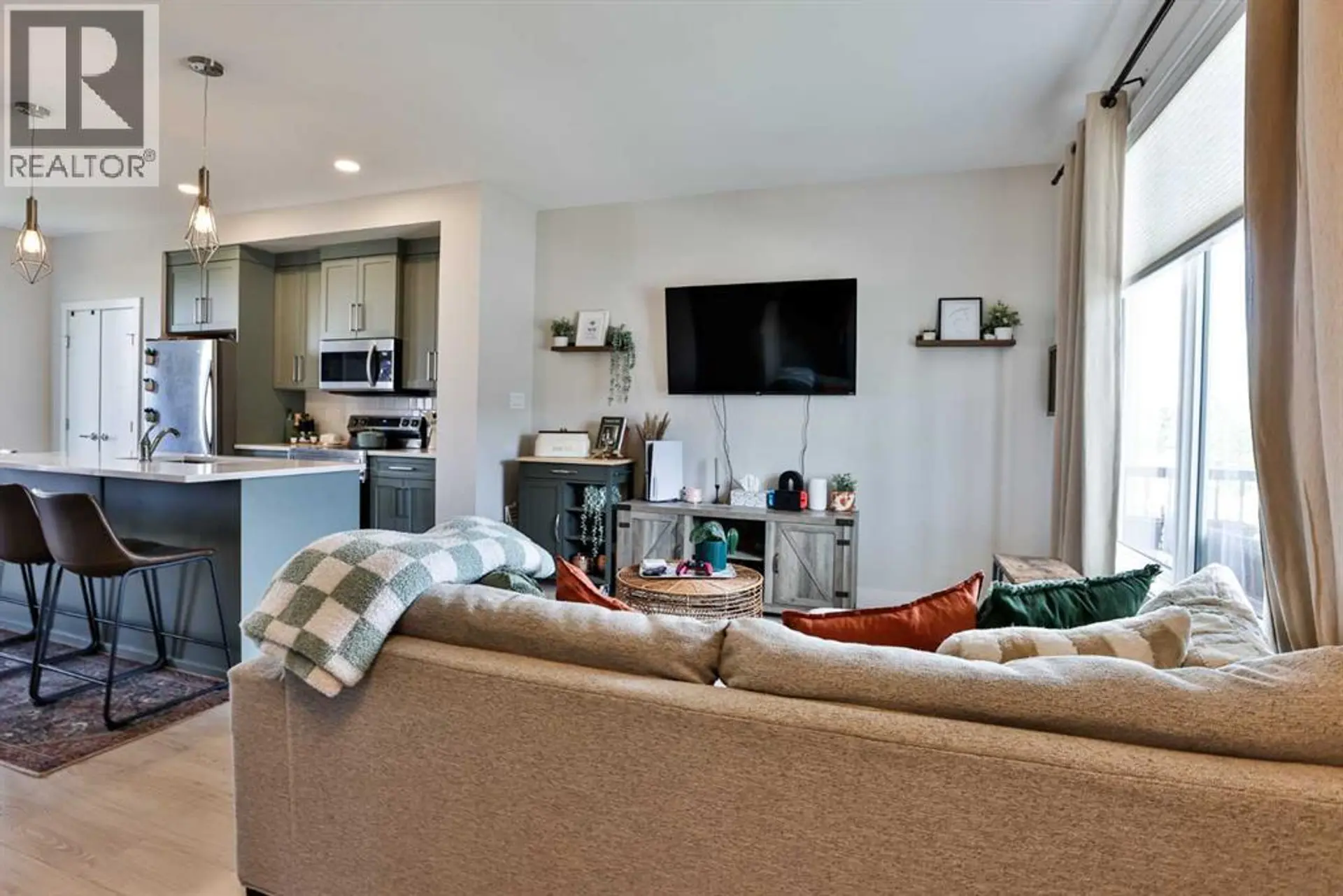 2729 47 Street S - Image 3