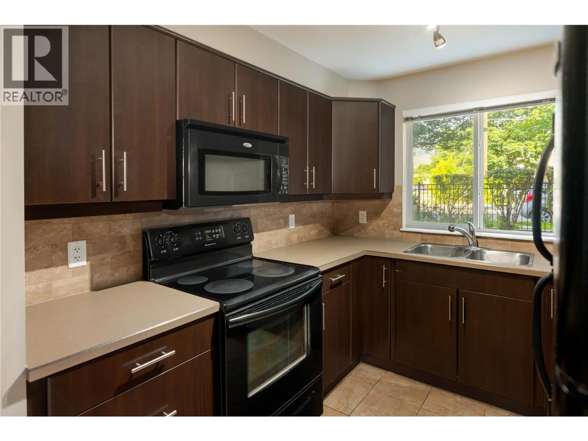 #1108 325 MCINTOSH Road - Image 3