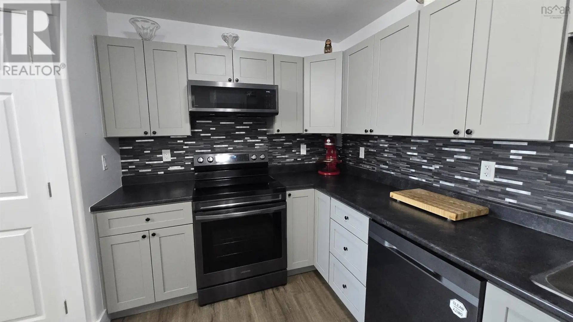 333 Nichols Avenue - Image 5