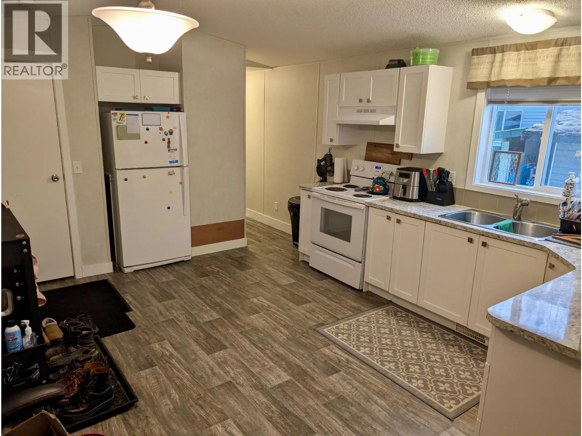 #32 4619 LOWRIE AVENUE - Image 5