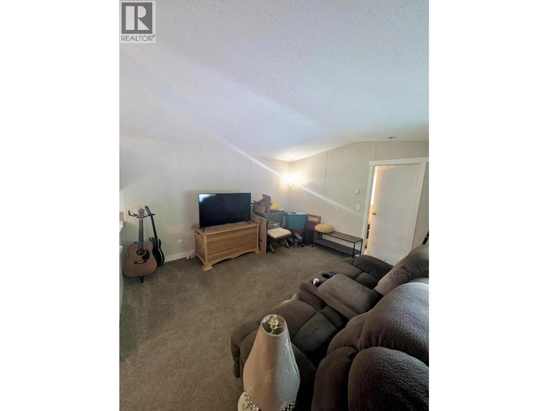#32 4619 LOWRIE AVENUE - Image 7