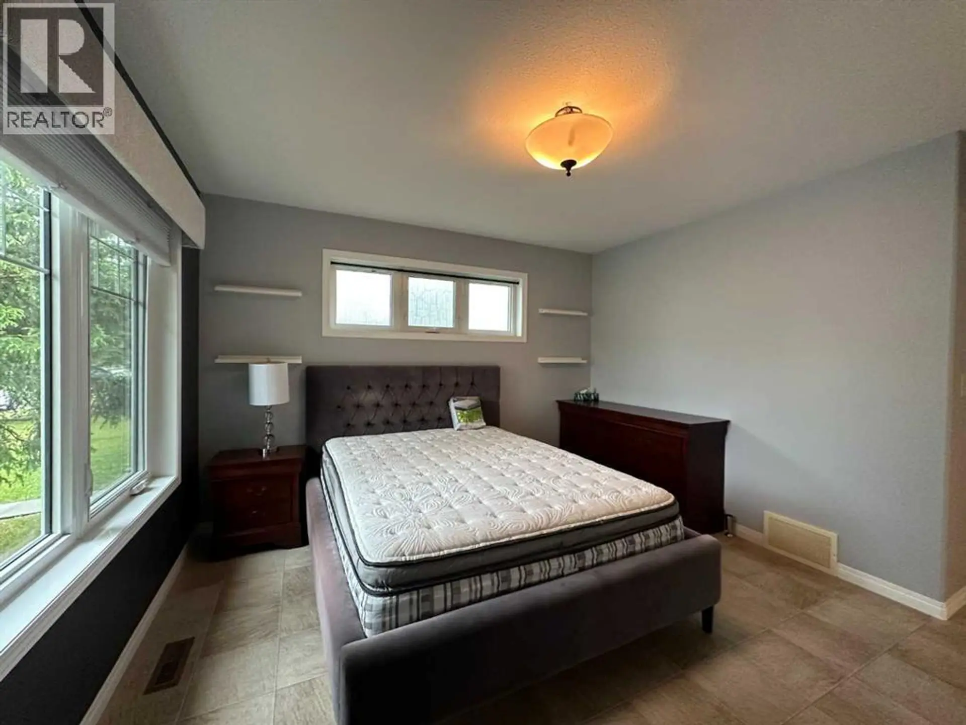 5018 61 AvenueClose - Image 12