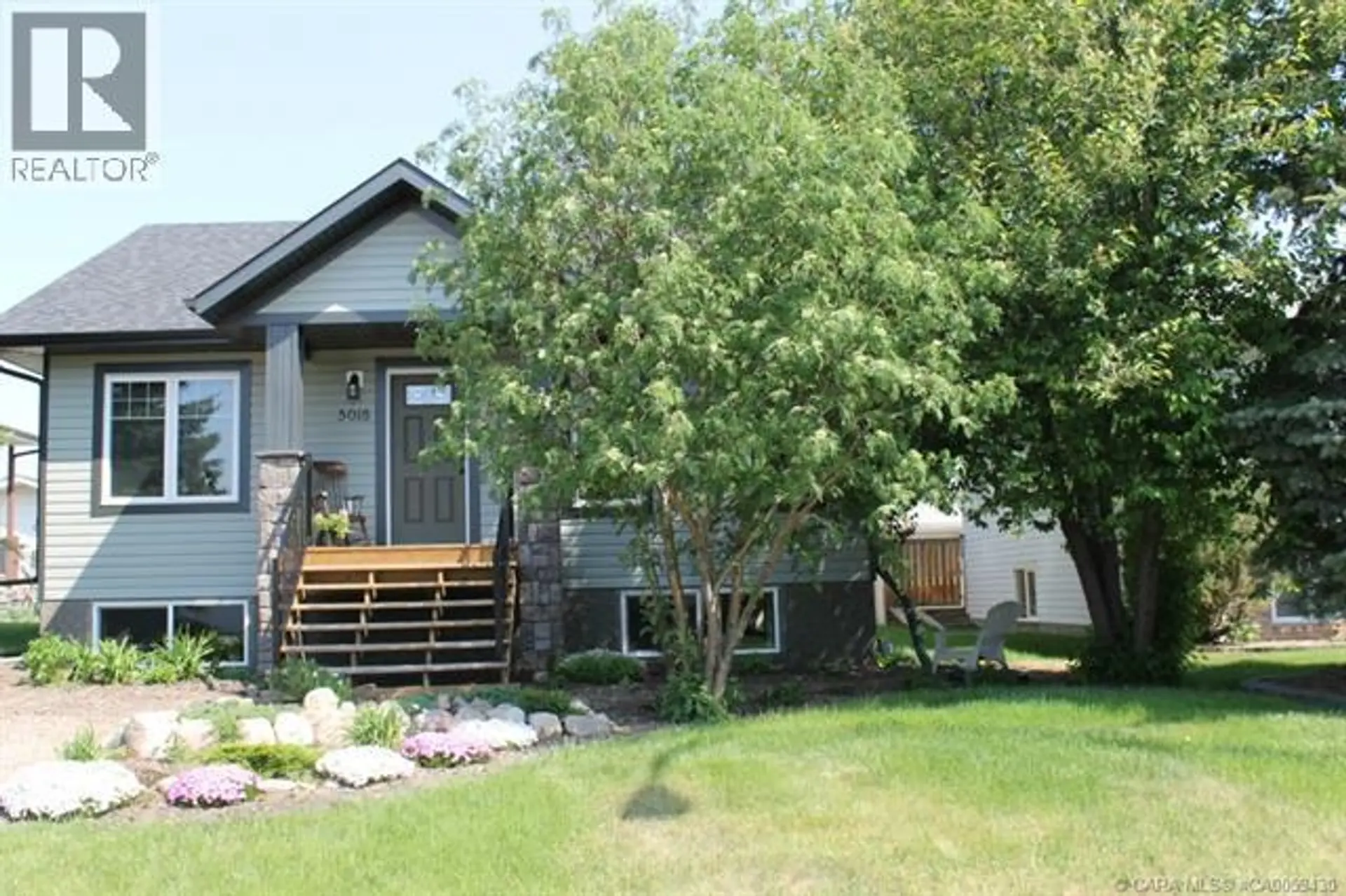 5018 61 AvenueClose - Image 1