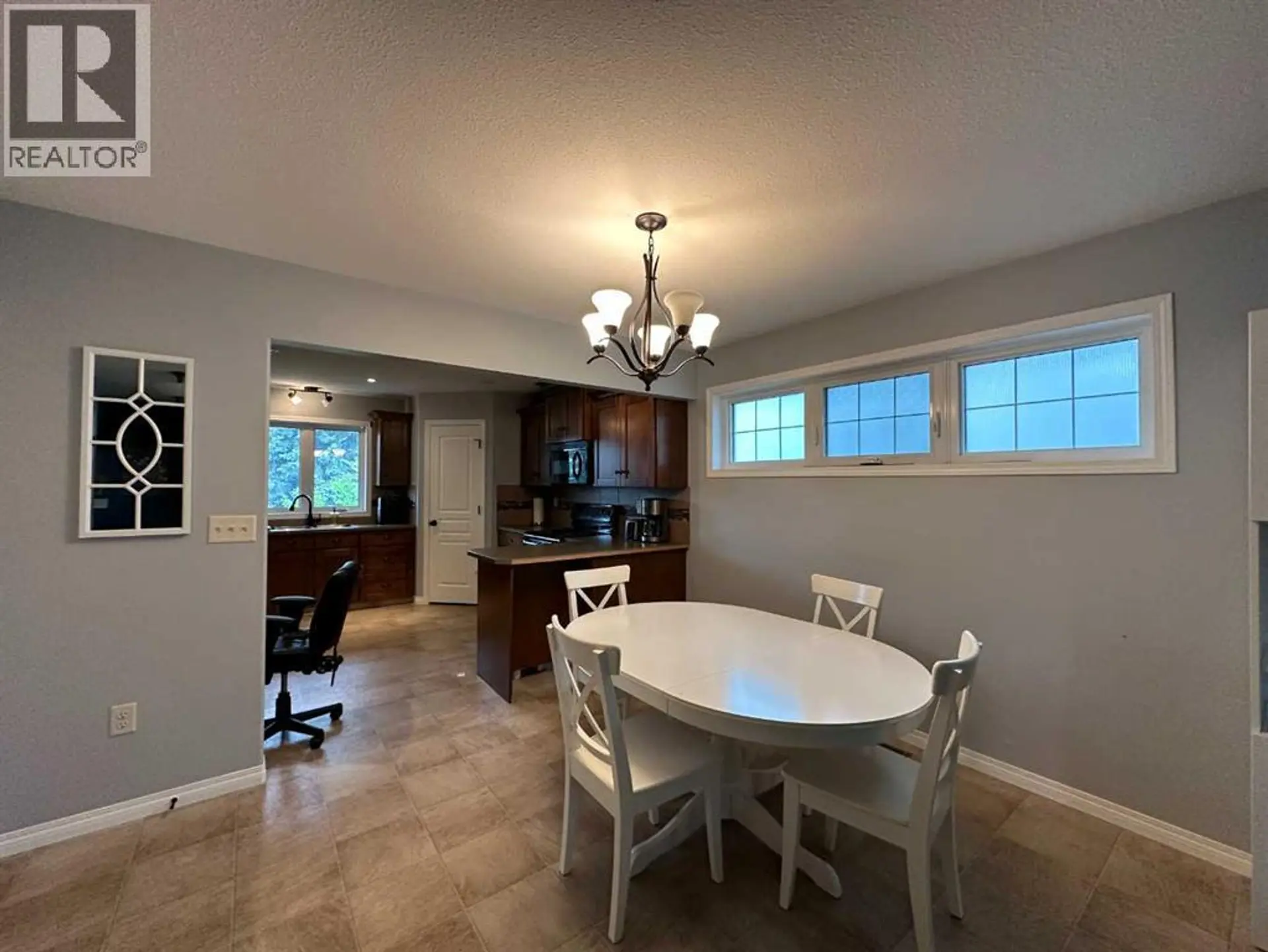 5018 61 AvenueClose - Image 11