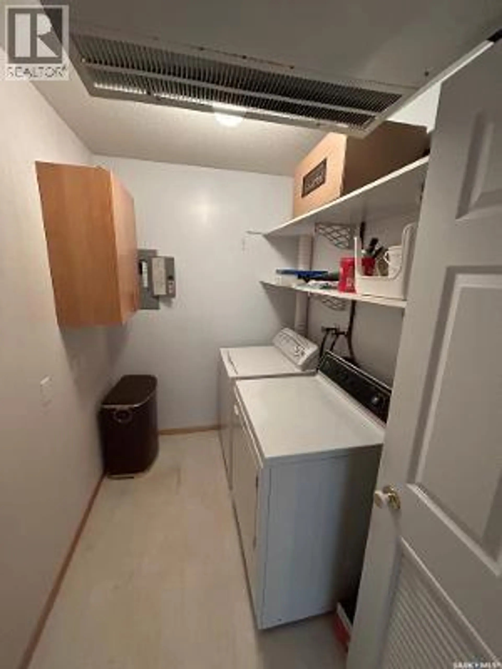 #305 303 Pinehouse DRIVE - Image 16